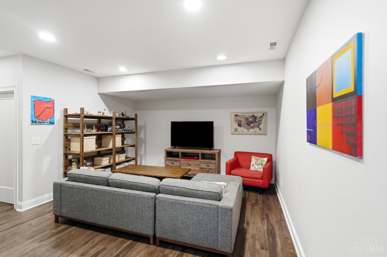 221 W Fifteenth Street