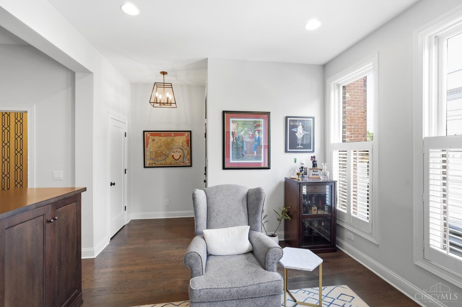 221 W Fifteenth Street