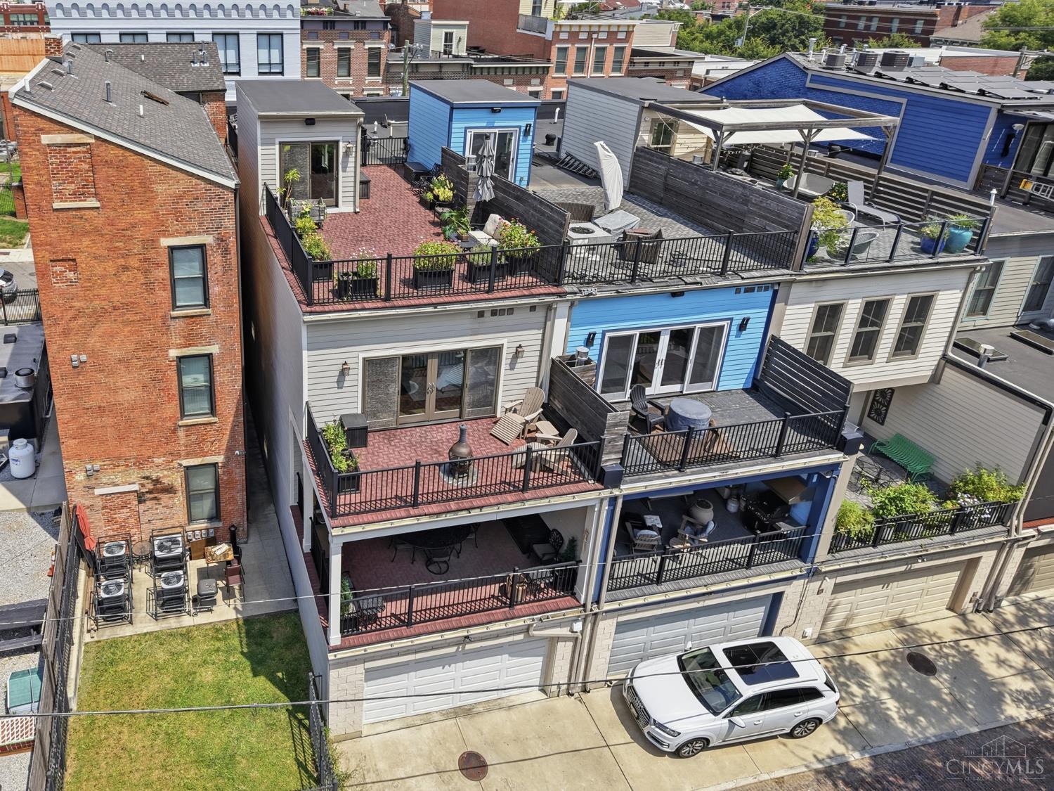 221 W Fifteenth Street