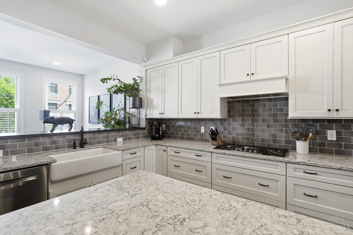 221 W Fifteenth Street