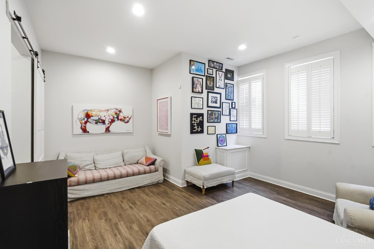 221 W Fifteenth Street