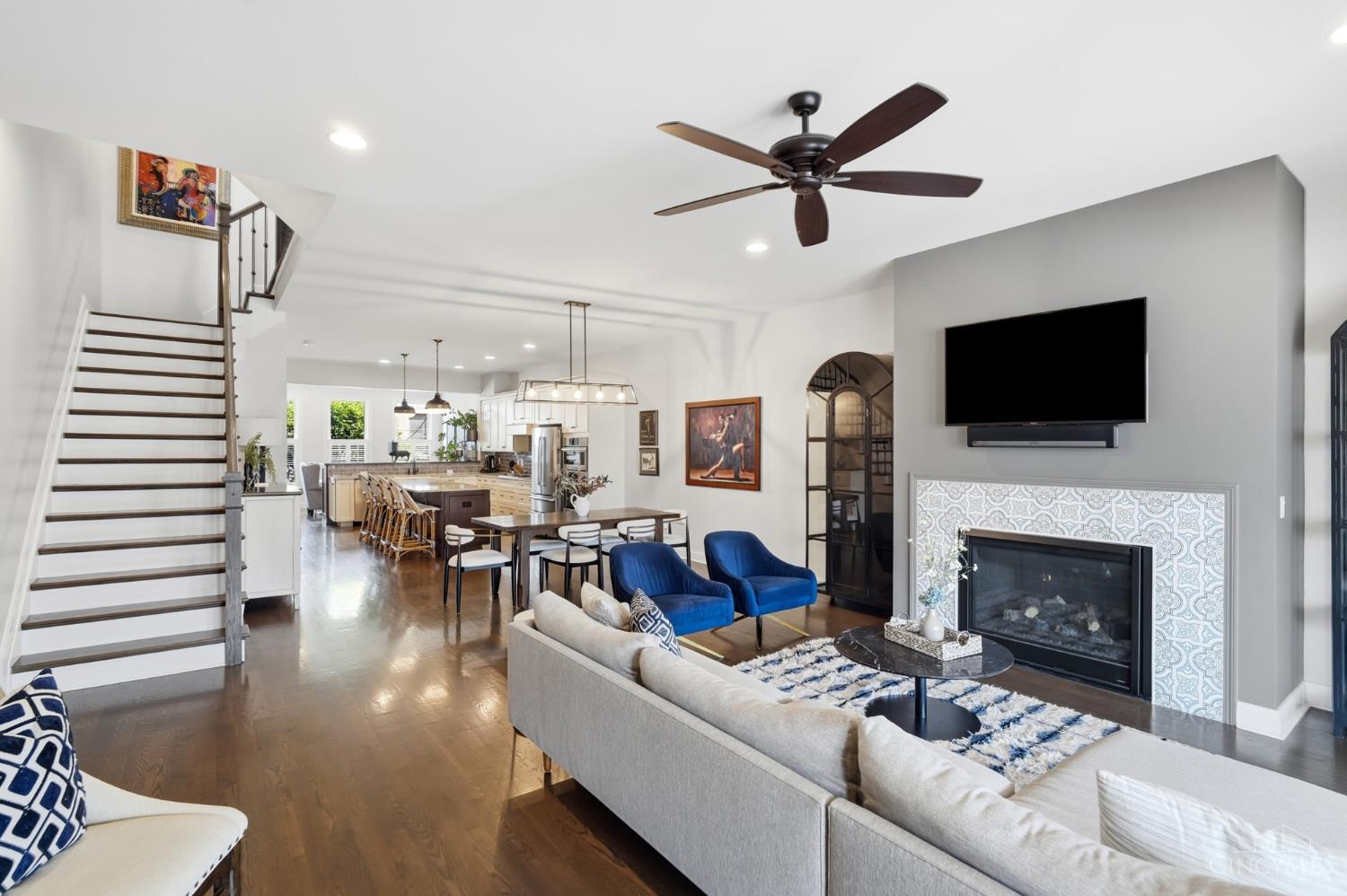 221 W Fifteenth Street