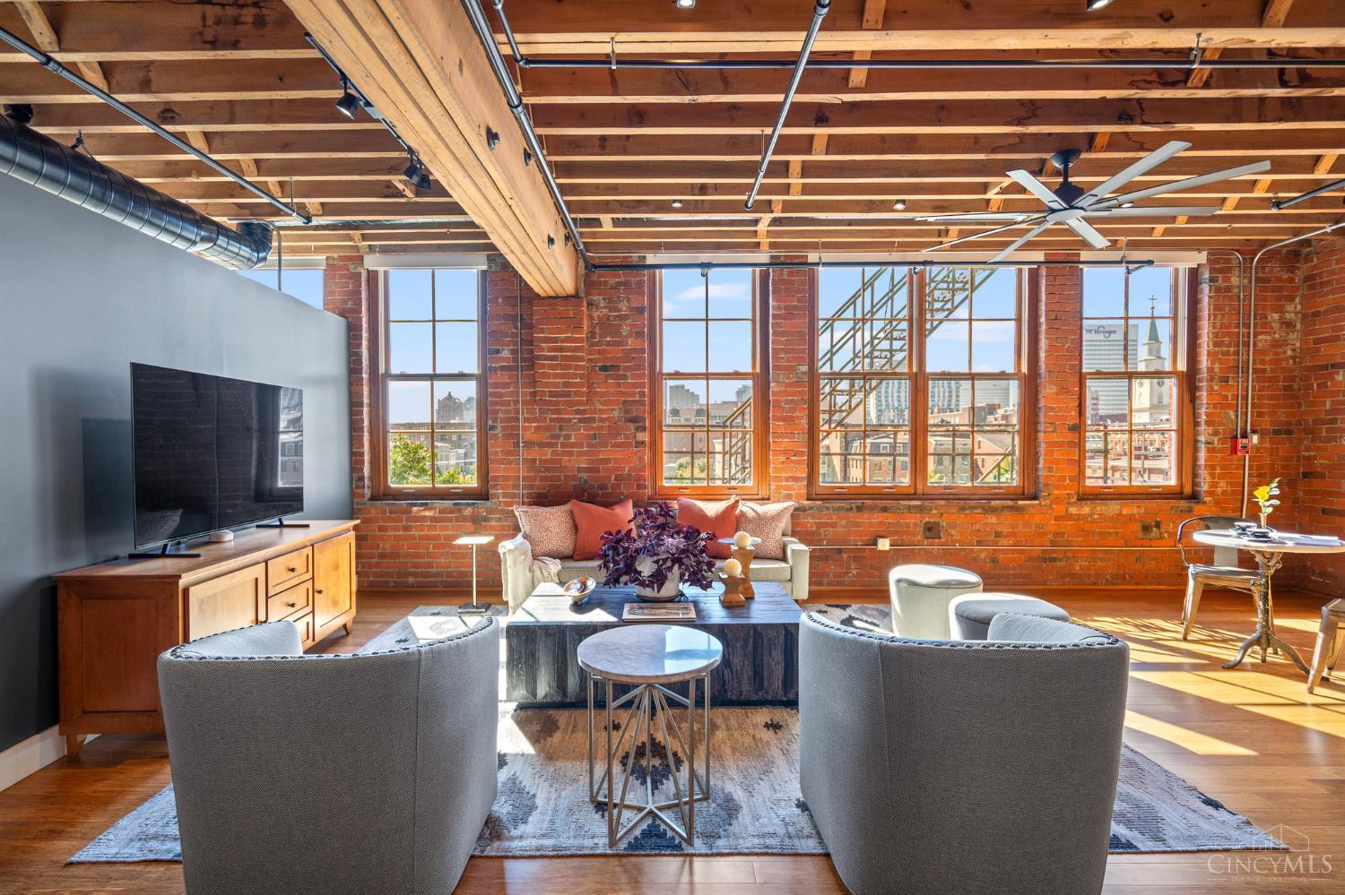 214 E Fourteenth Street Unit: 4A
