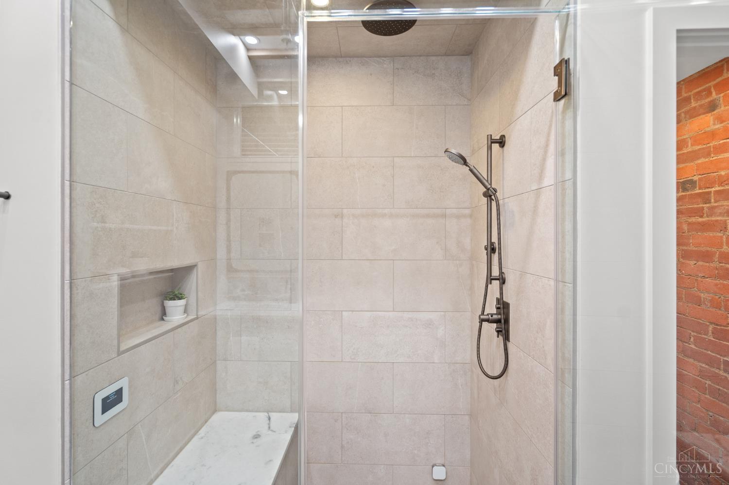 214 E Fourteenth Street Unit: 4A