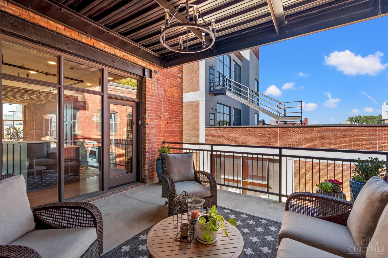 214 E Fourteenth Street Unit: 4A