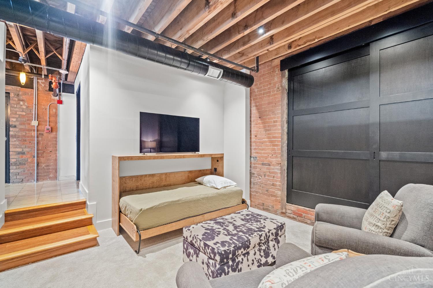 214 E Fourteenth Street Unit: 4A