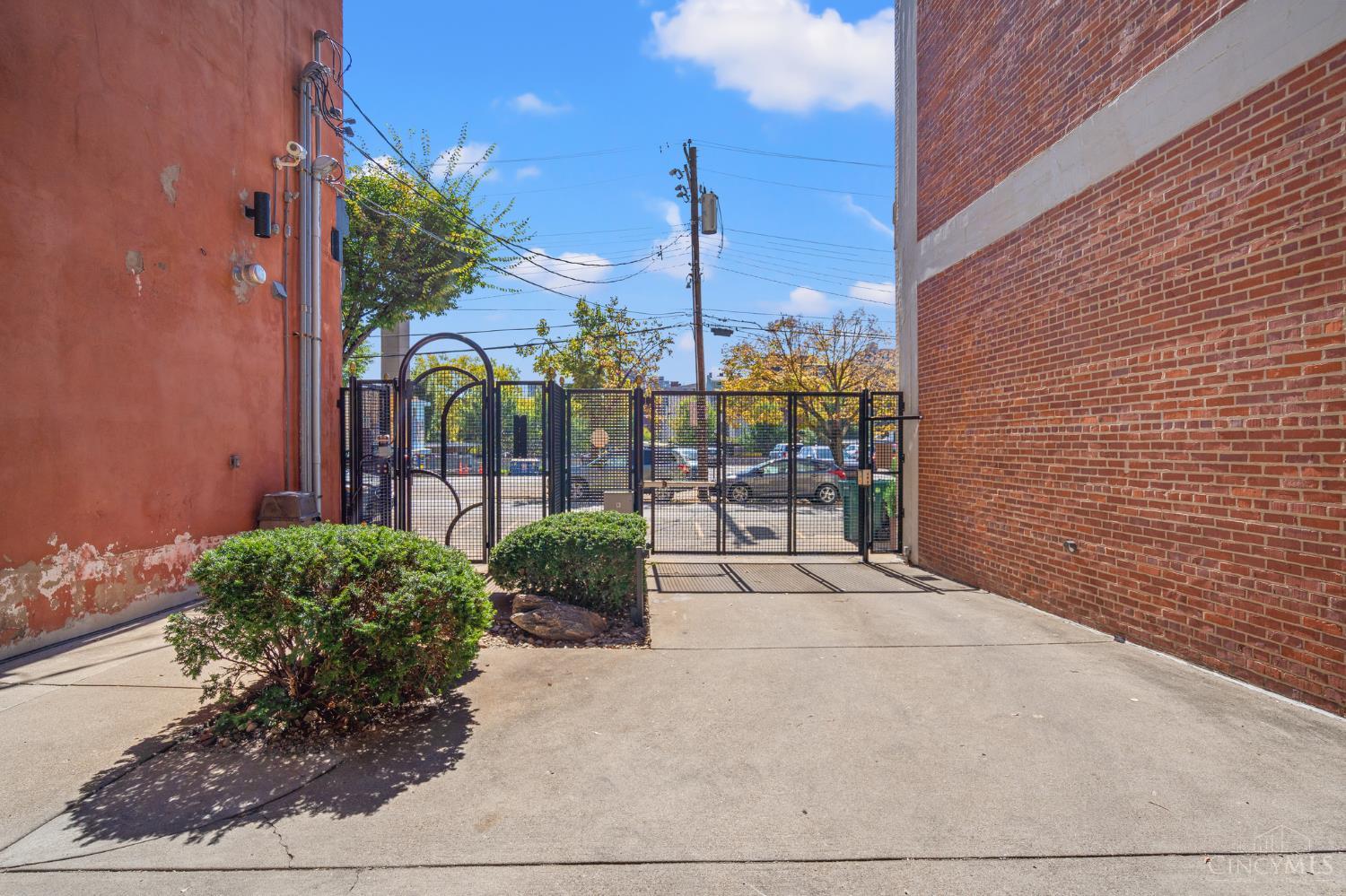 214 E Fourteenth Street Unit: 4A