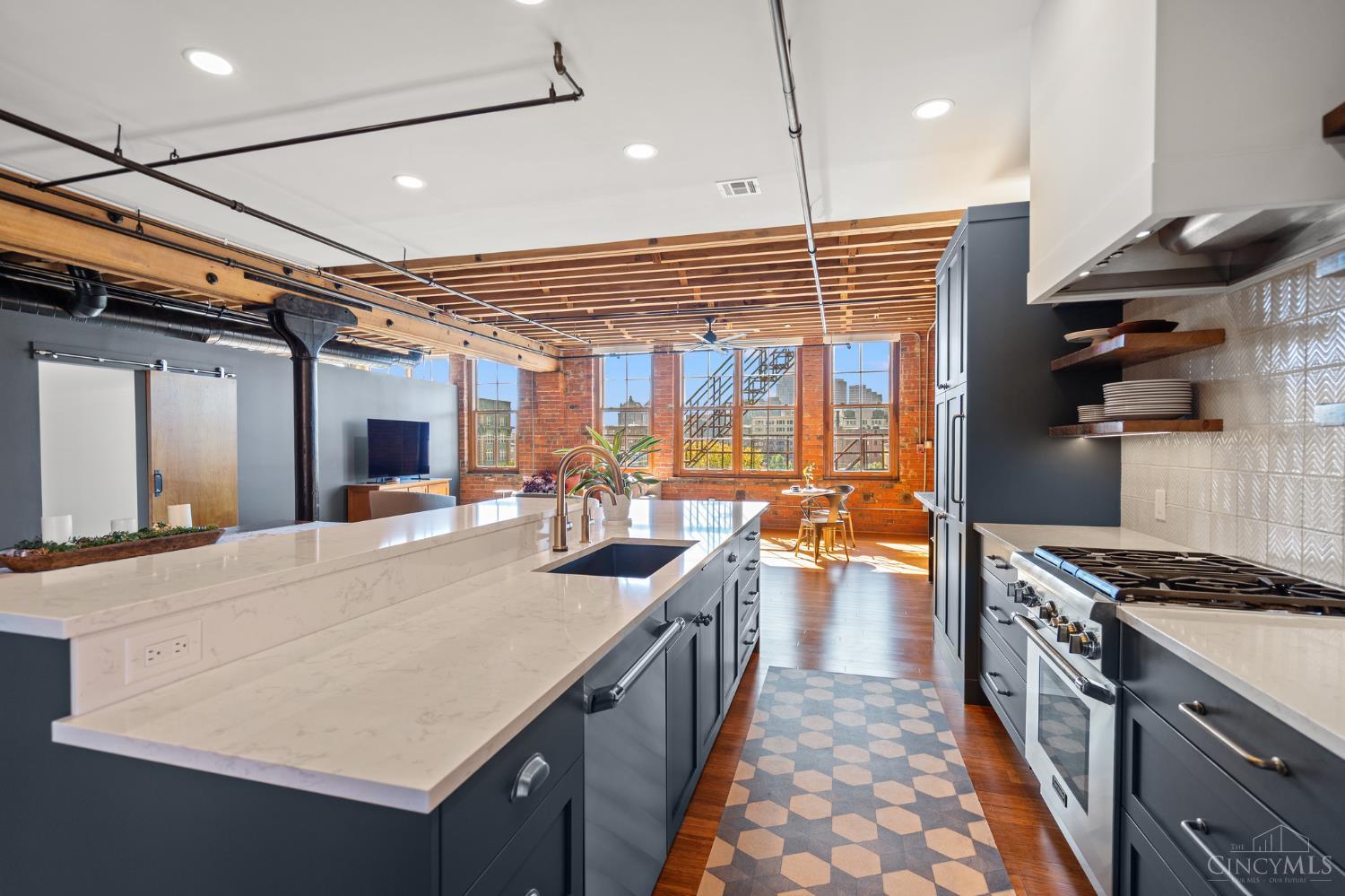 214 E Fourteenth Street Unit: 4A