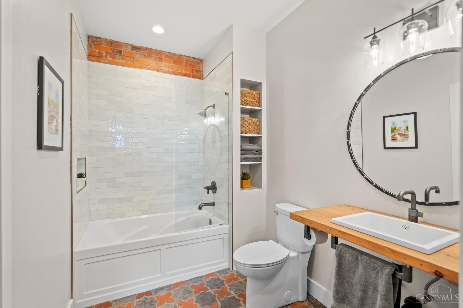 214 E Fourteenth Street Unit: 4A