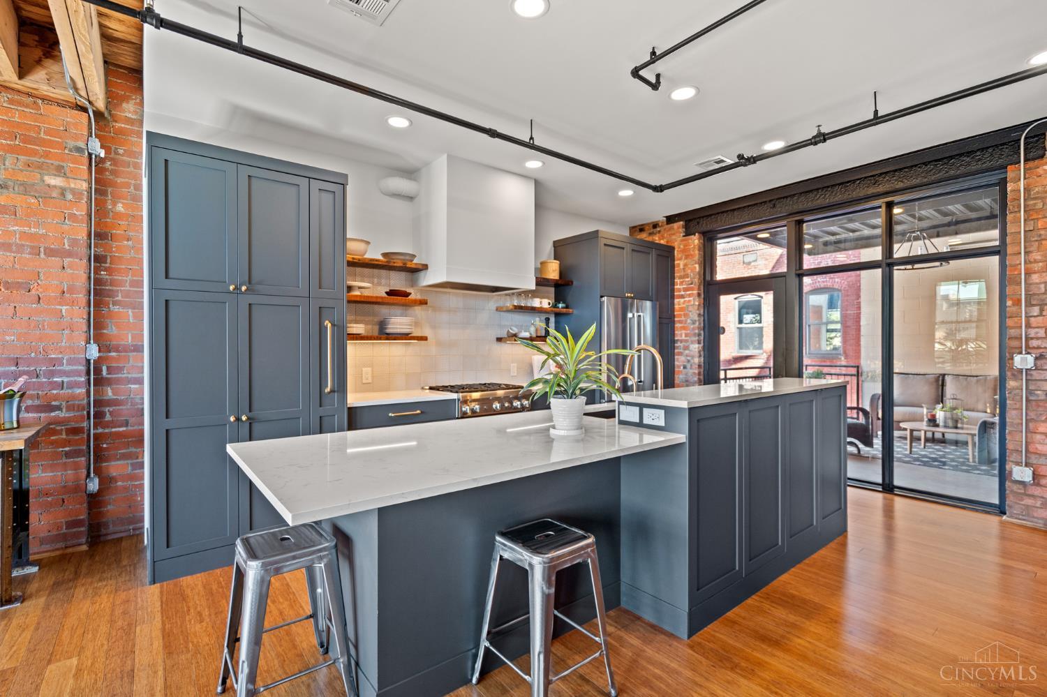 214 E Fourteenth Street Unit: 4A