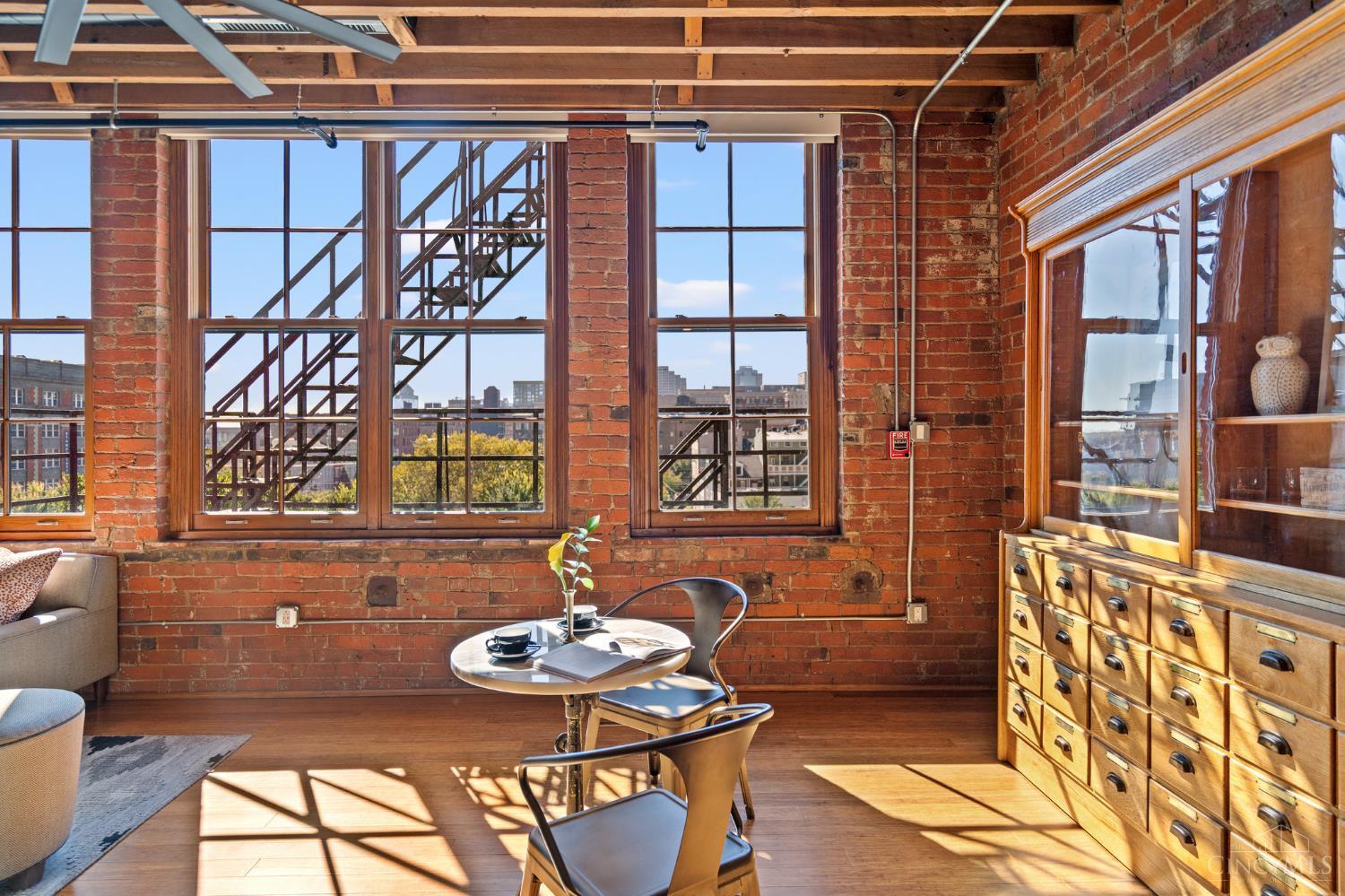 214 E Fourteenth Street Unit: 4A