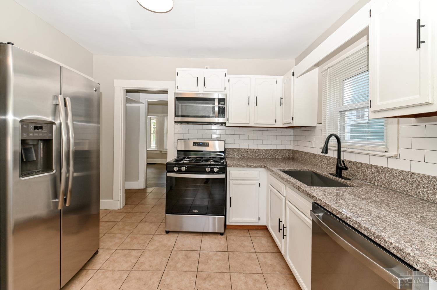 1946 Hewitt Avenue