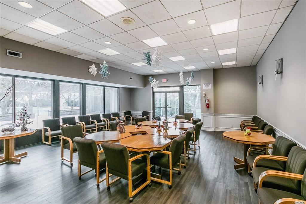 42 Richmond Boulevard Unit: 4B