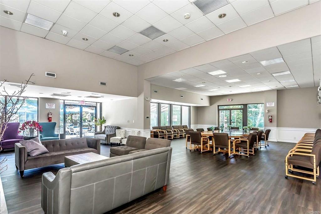 42 Richmond Boulevard Unit: 4B