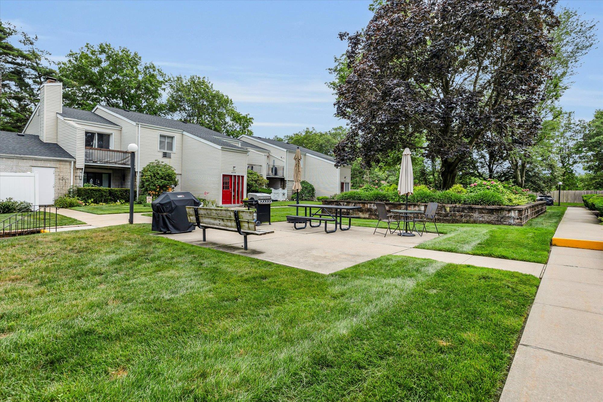 42 Richmond Boulevard Unit: 4B