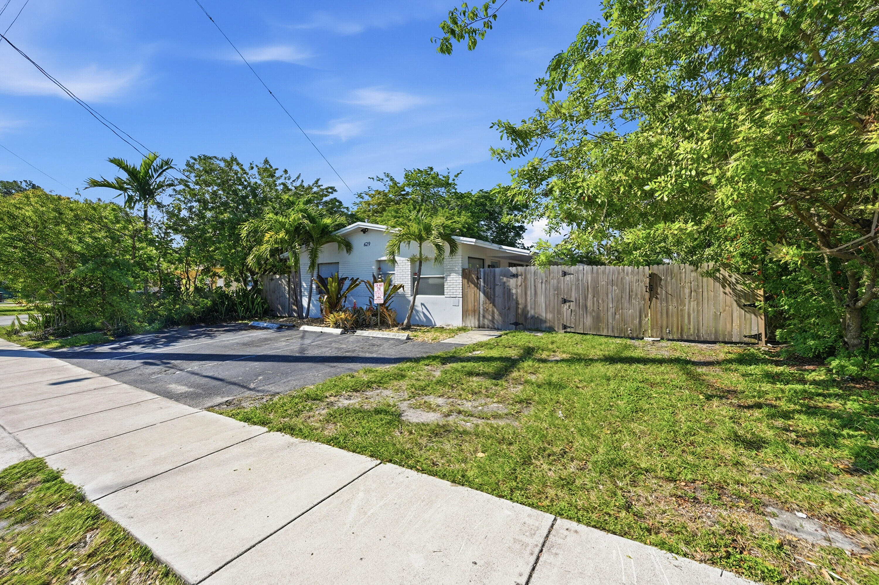 629 NE 36th Street
