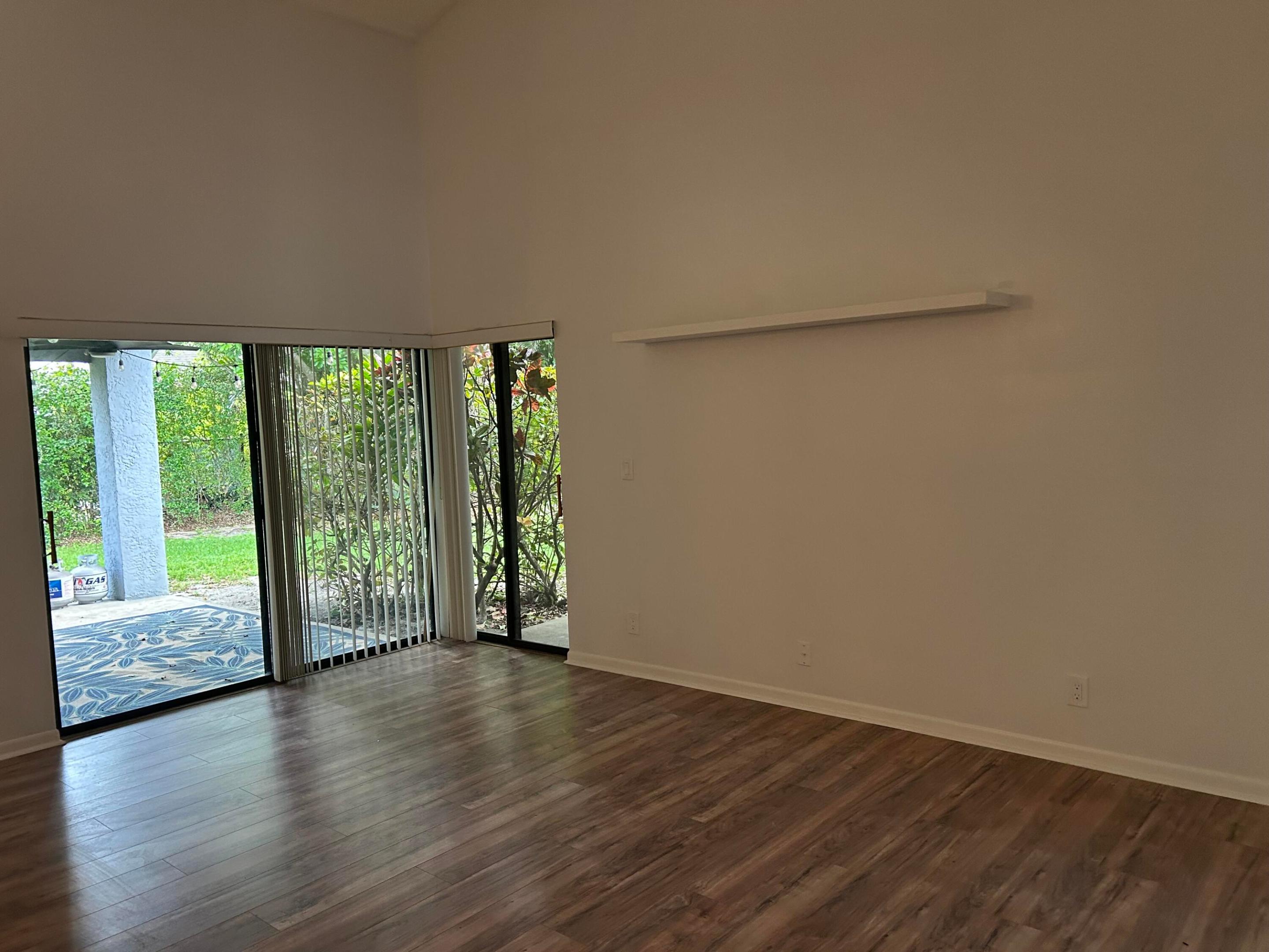 5124 NW 42nd Terrace