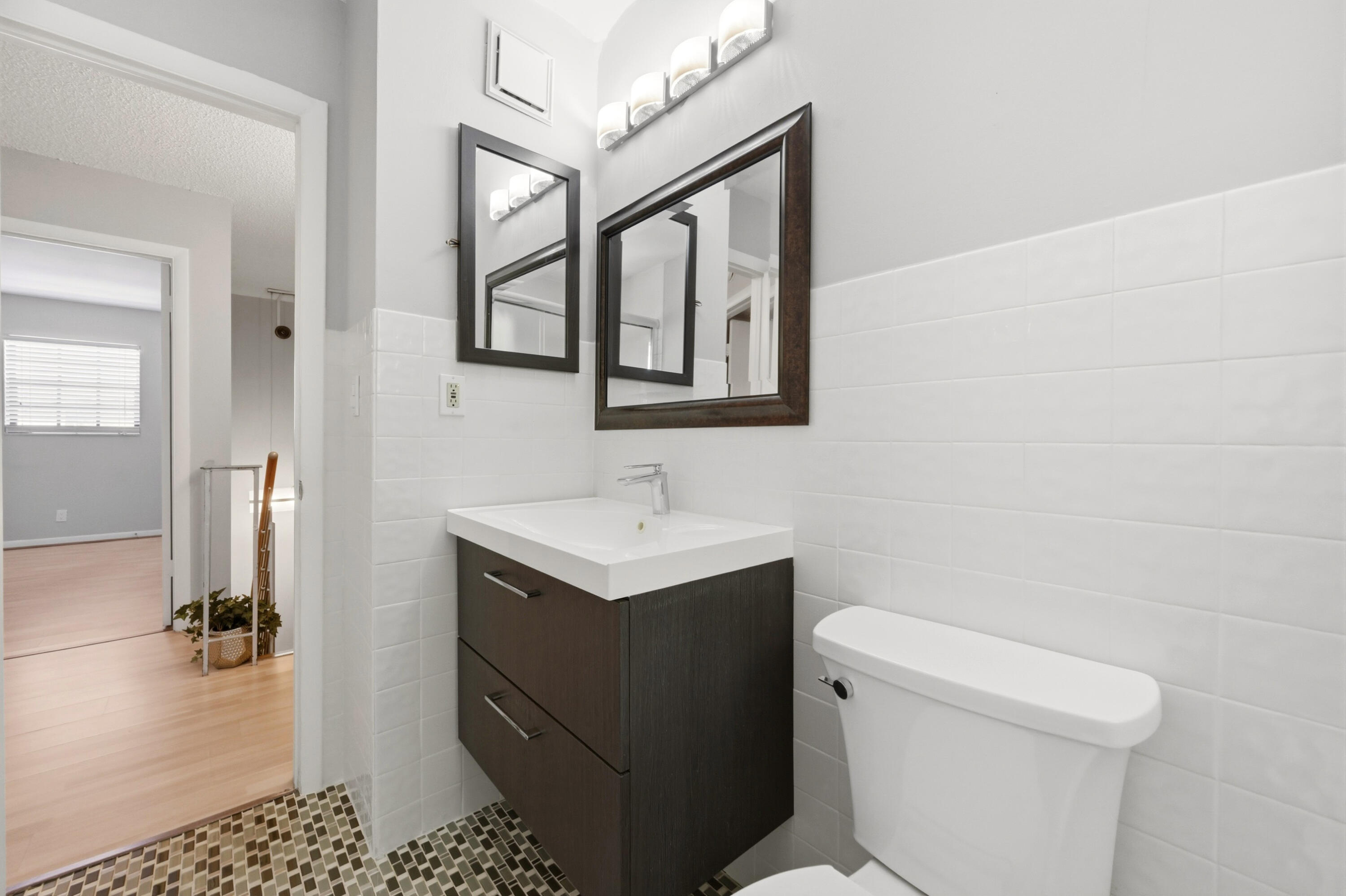905 NE 28th Street 206