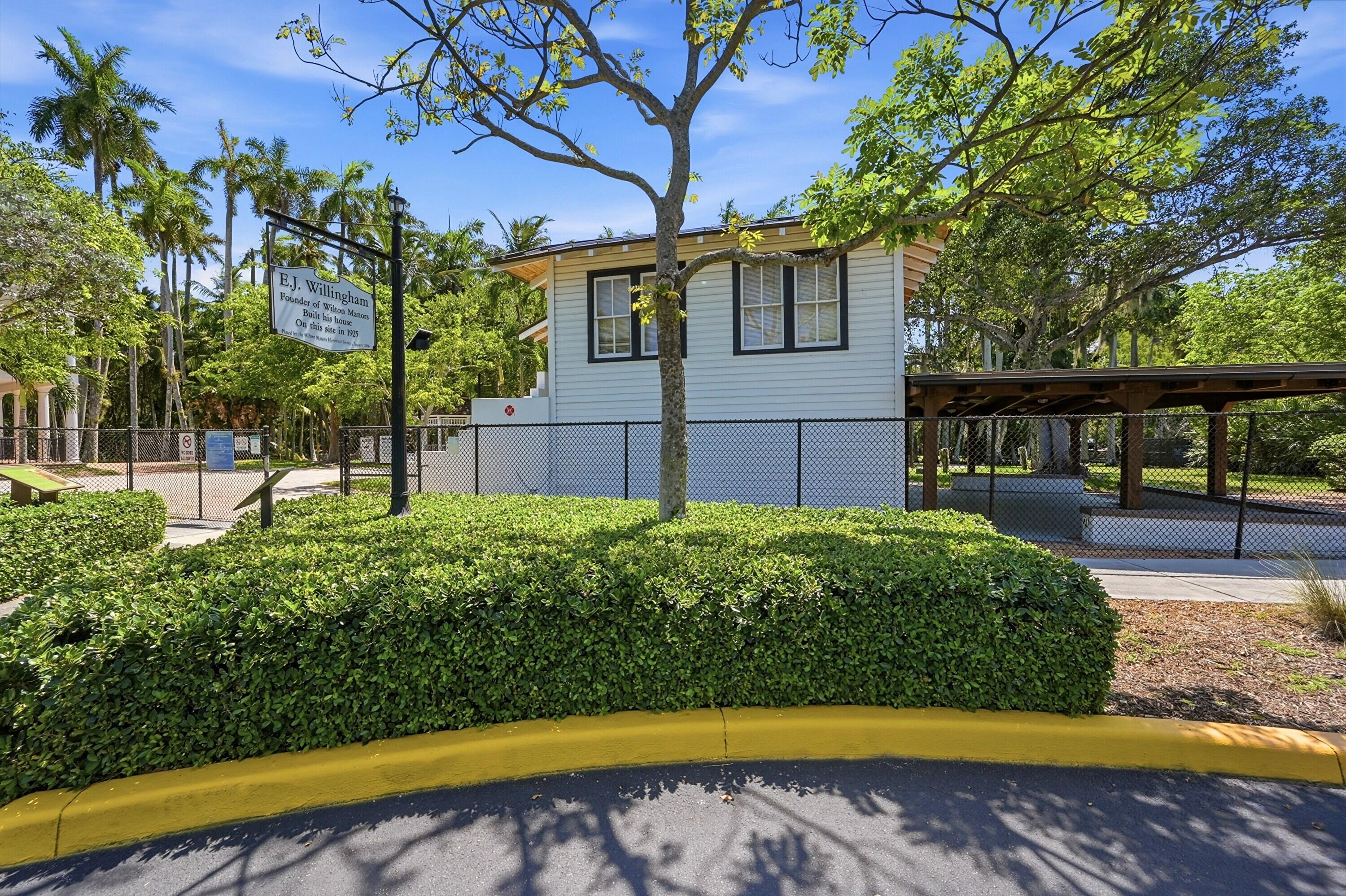 905 NE 28th Street 206