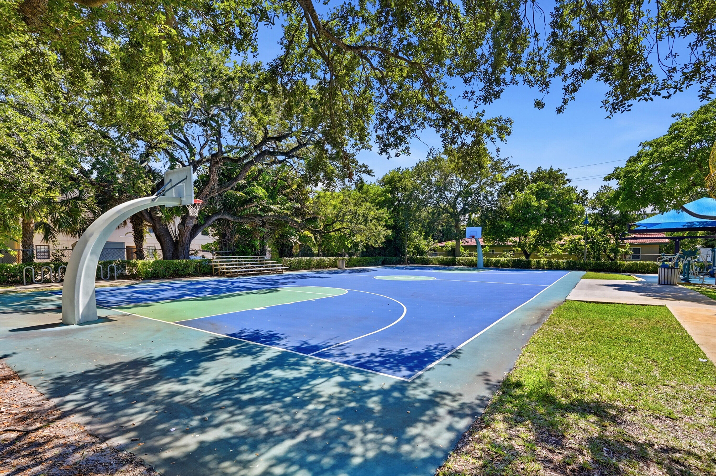 905 NE 28th Street 206