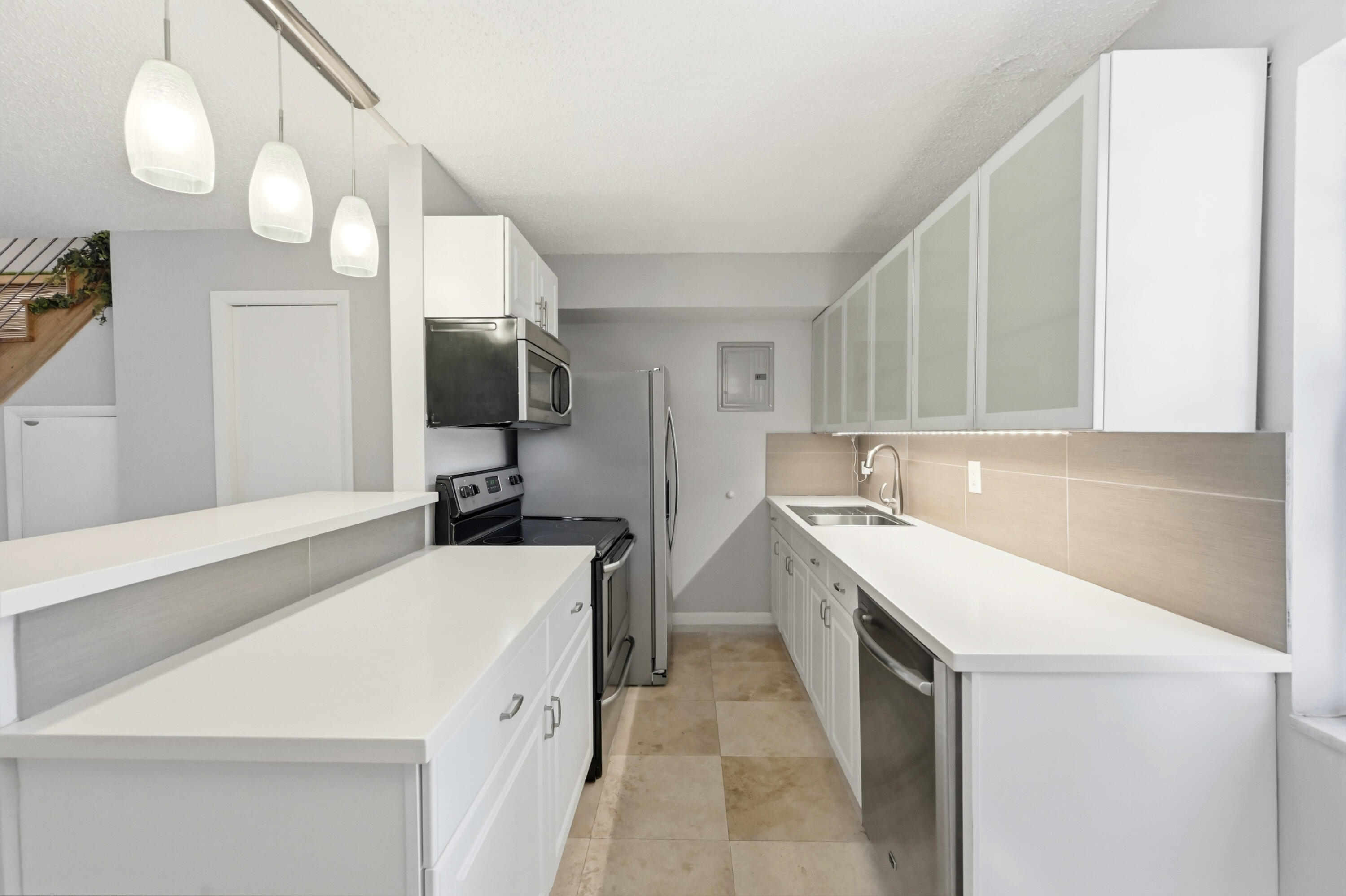 905 NE 28th Street 206