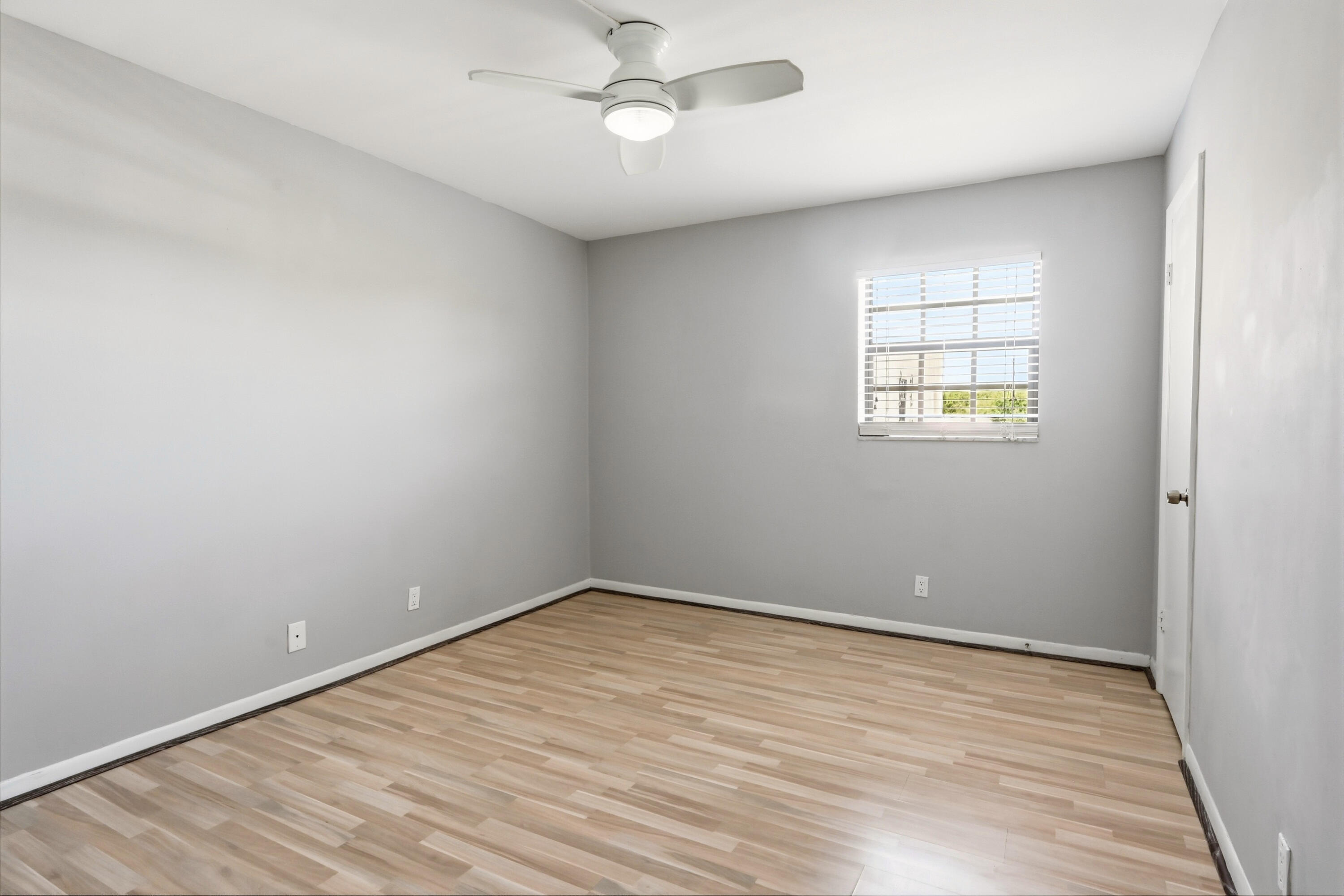 905 NE 28th Street 206