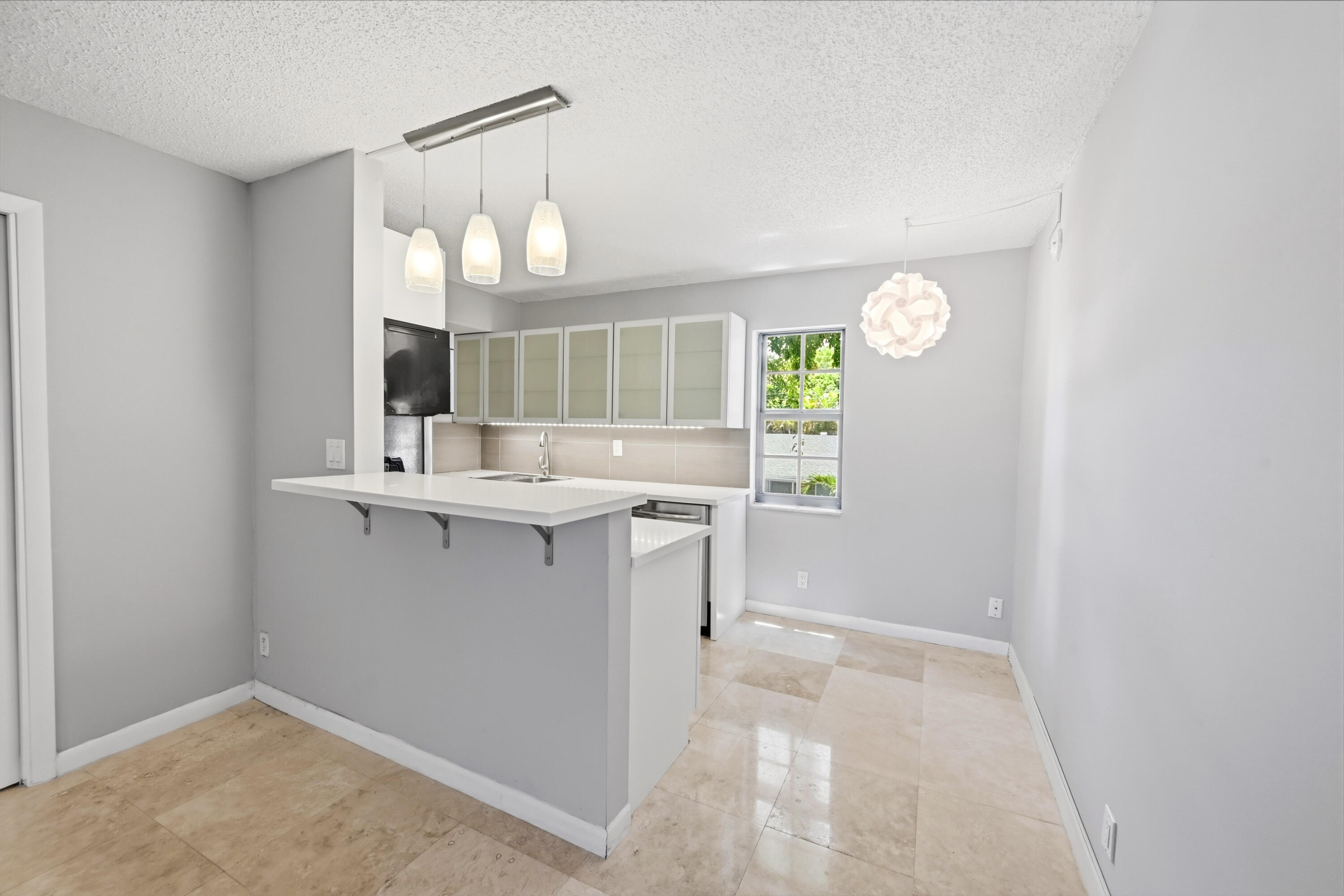 905 NE 28th Street 206
