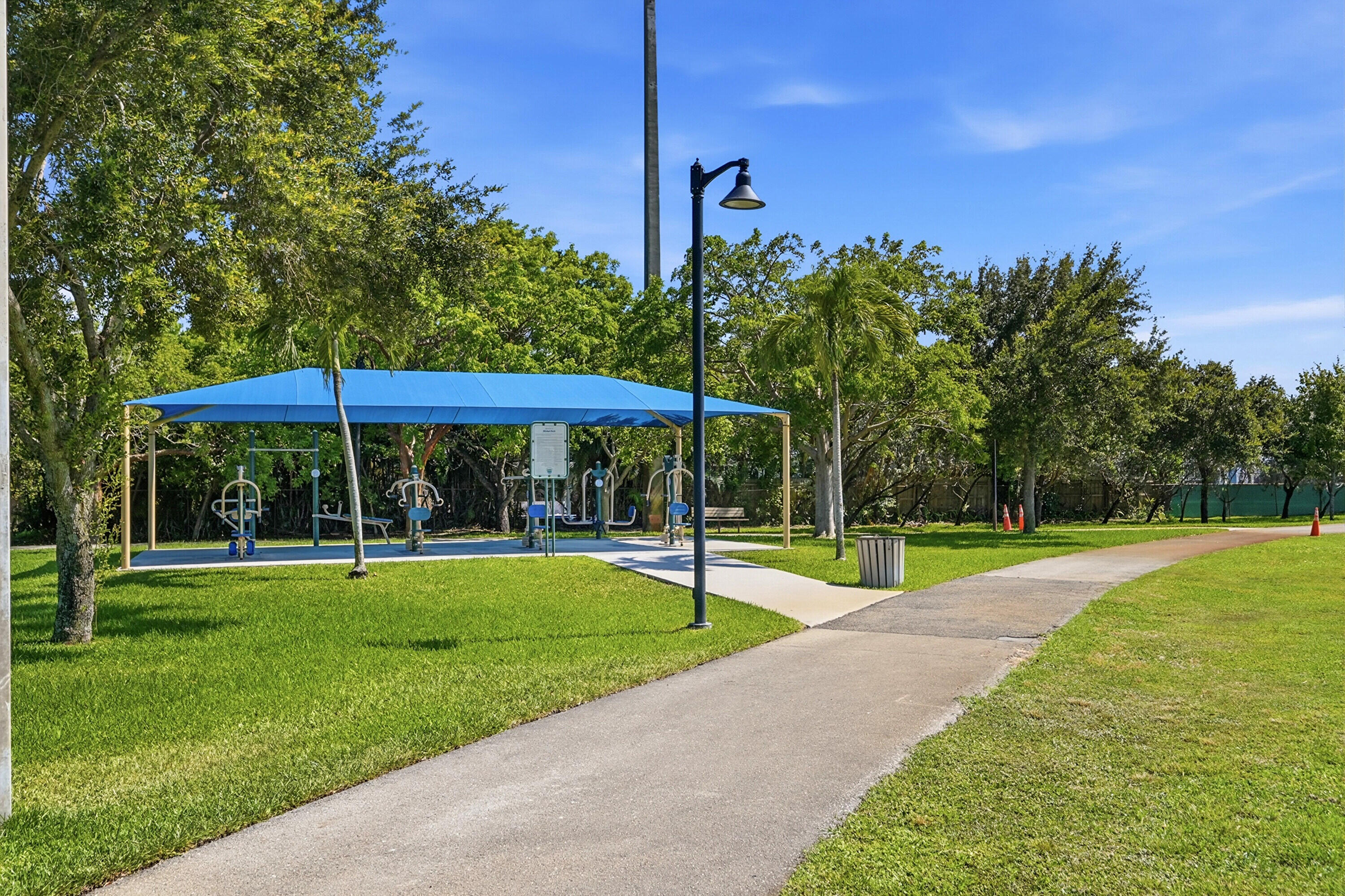 905 NE 28th Street 206