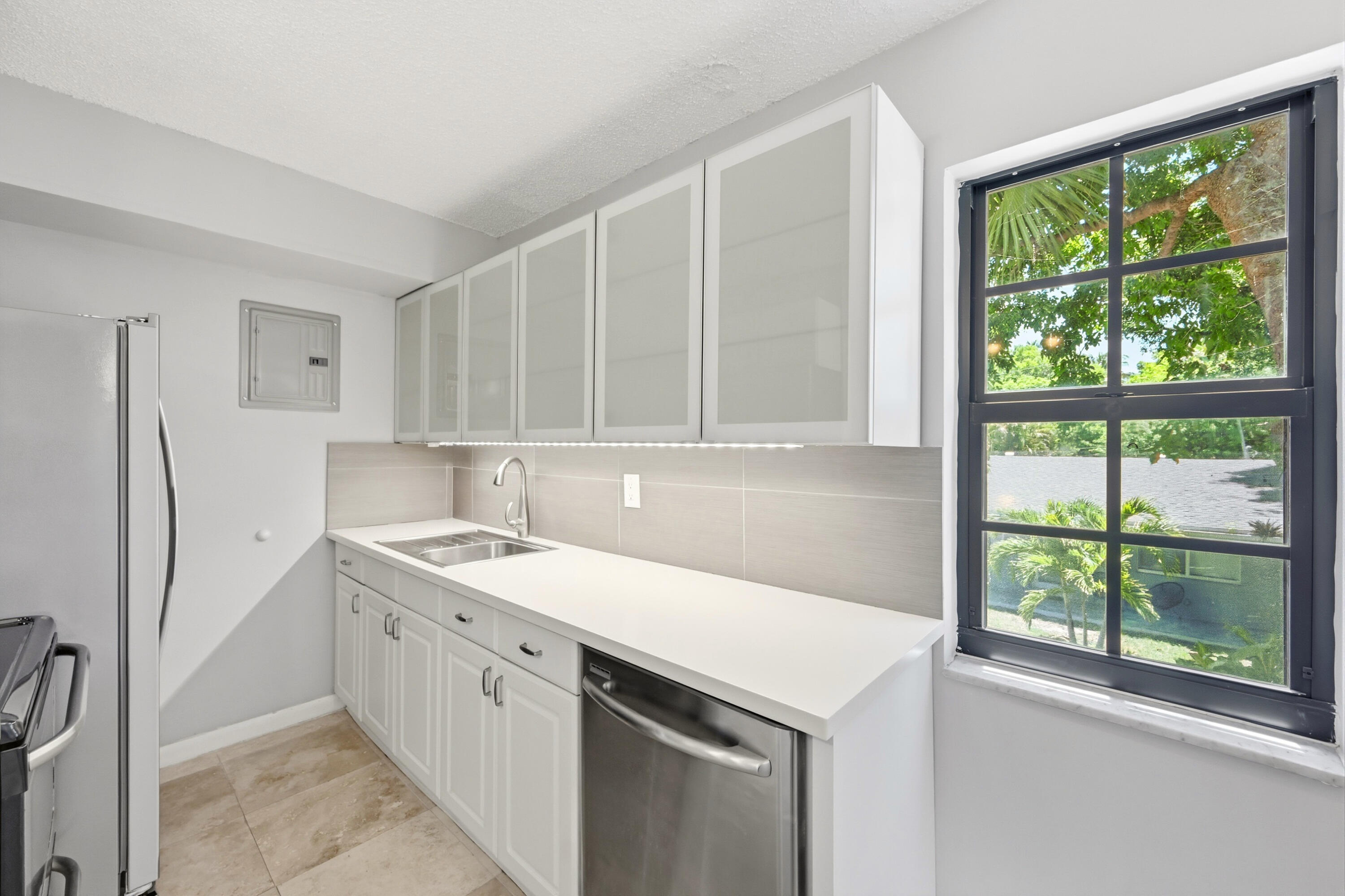 905 NE 28th Street 206