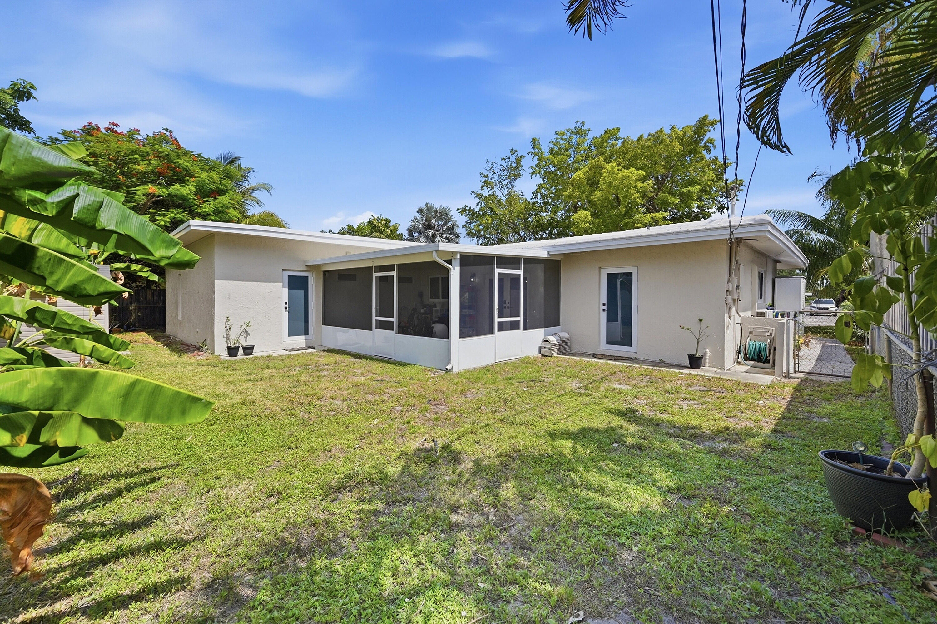 141 SE 8th Street
