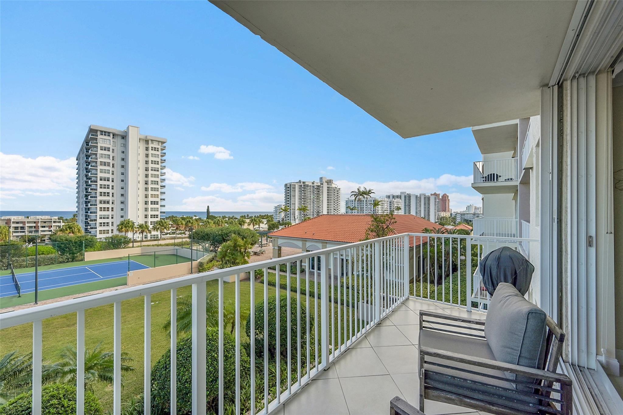 3020 NE 32ND Avenue 805