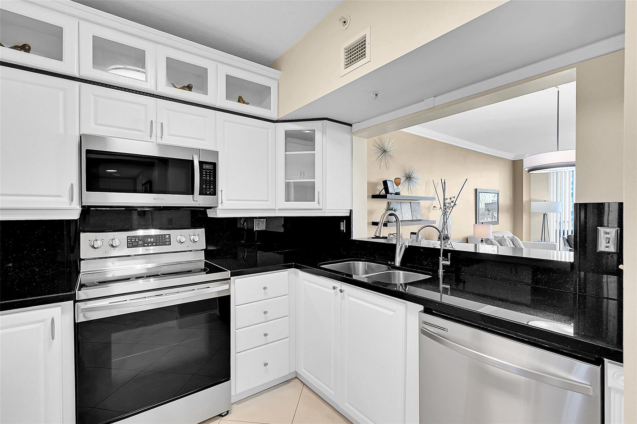 3020 NE 32ND Avenue 805