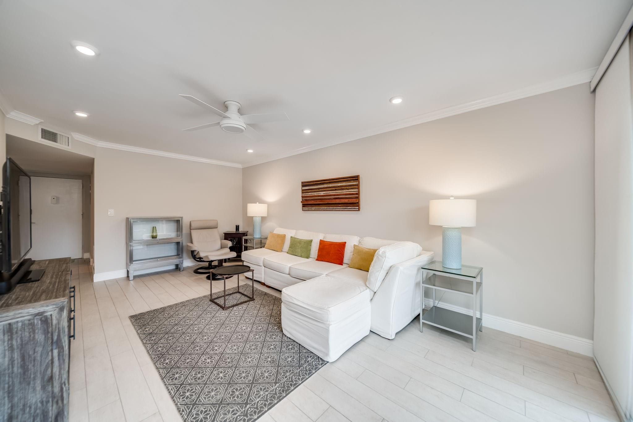3004 NE 5th Terrace 102-C