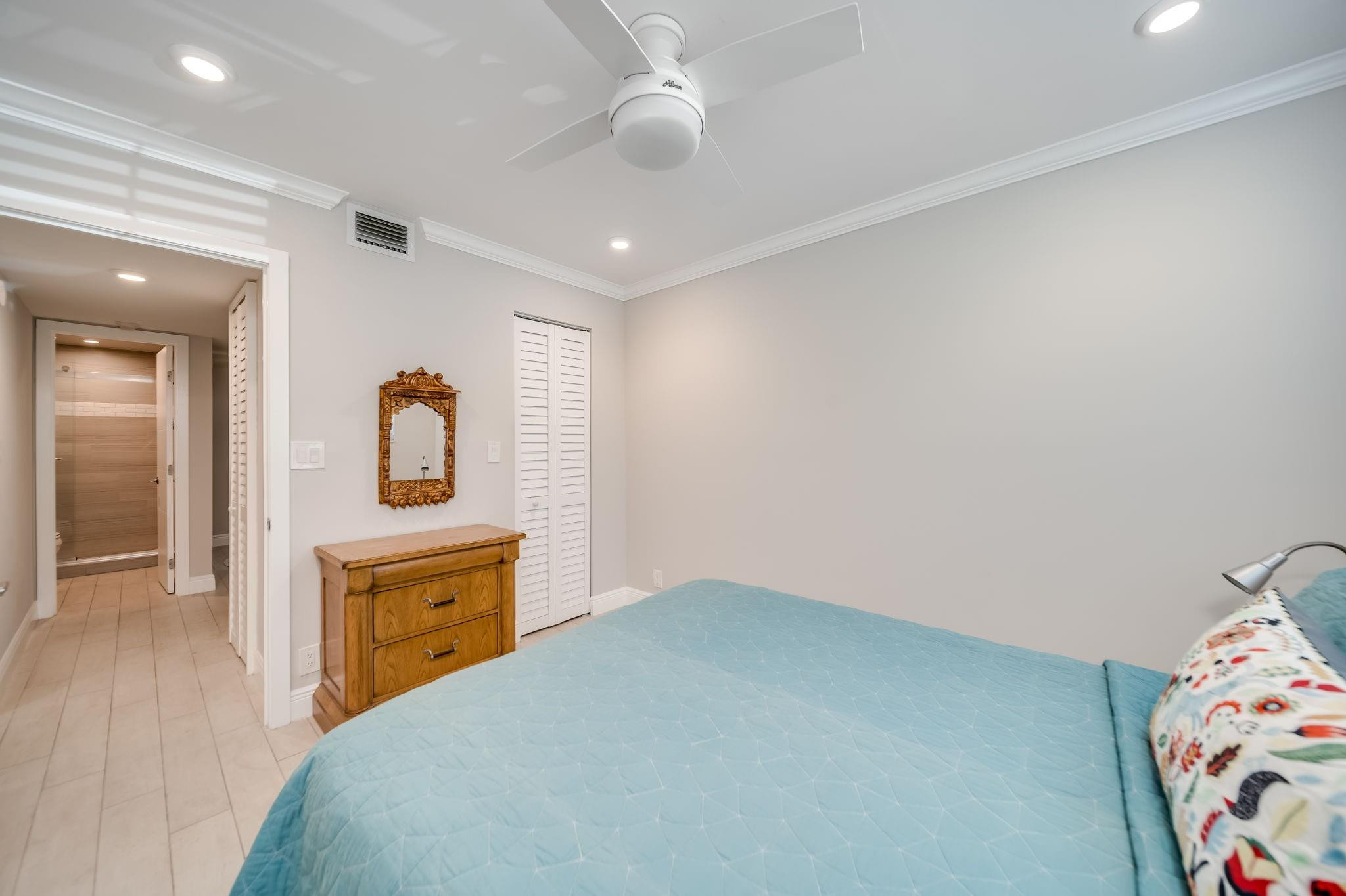 3004 NE 5th Terrace 102-C