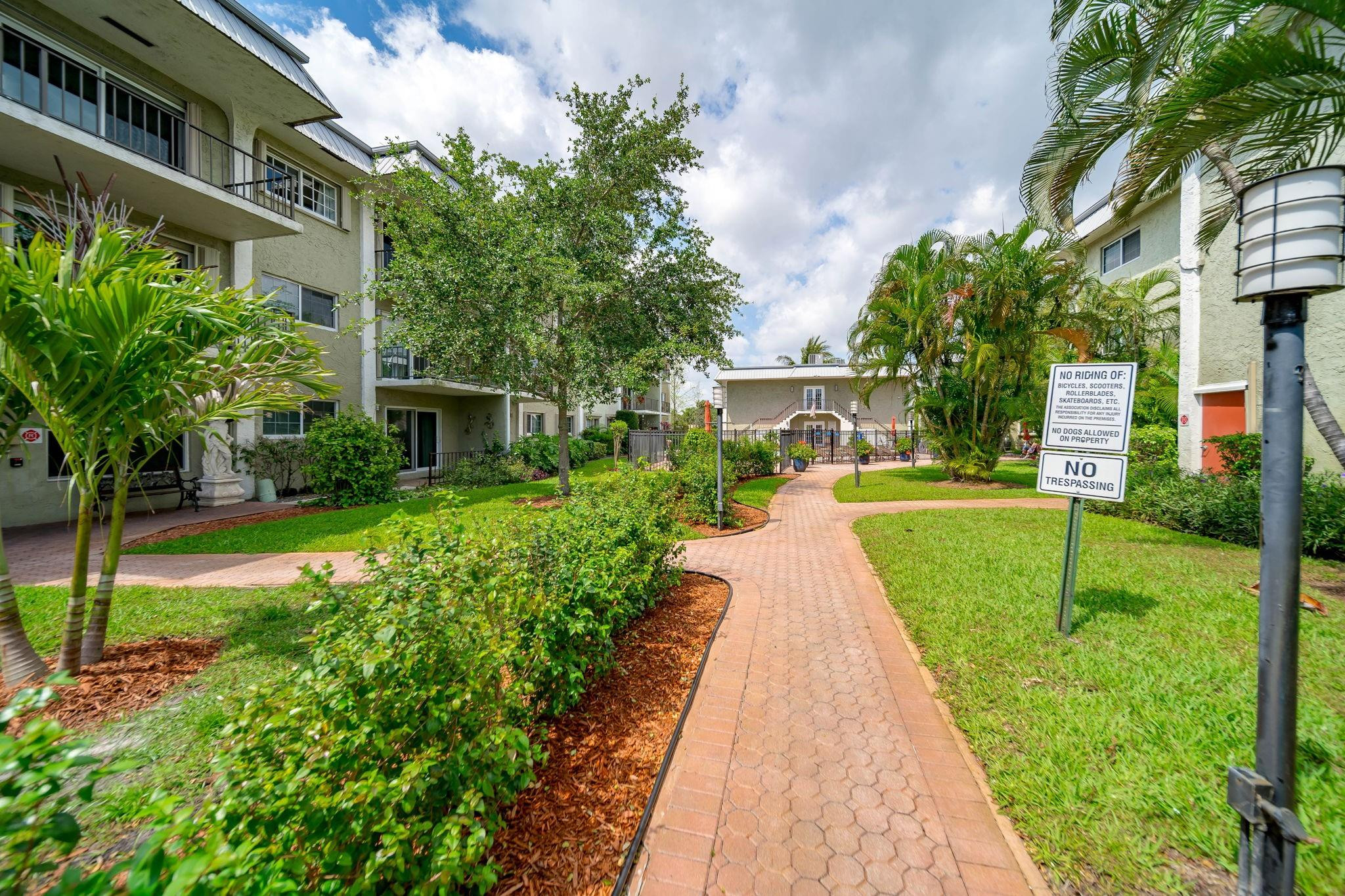 3004 NE 5th Terrace 102-C