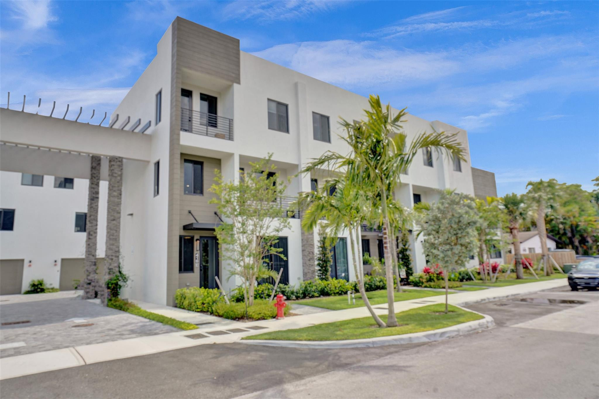 416 SE 12th Court