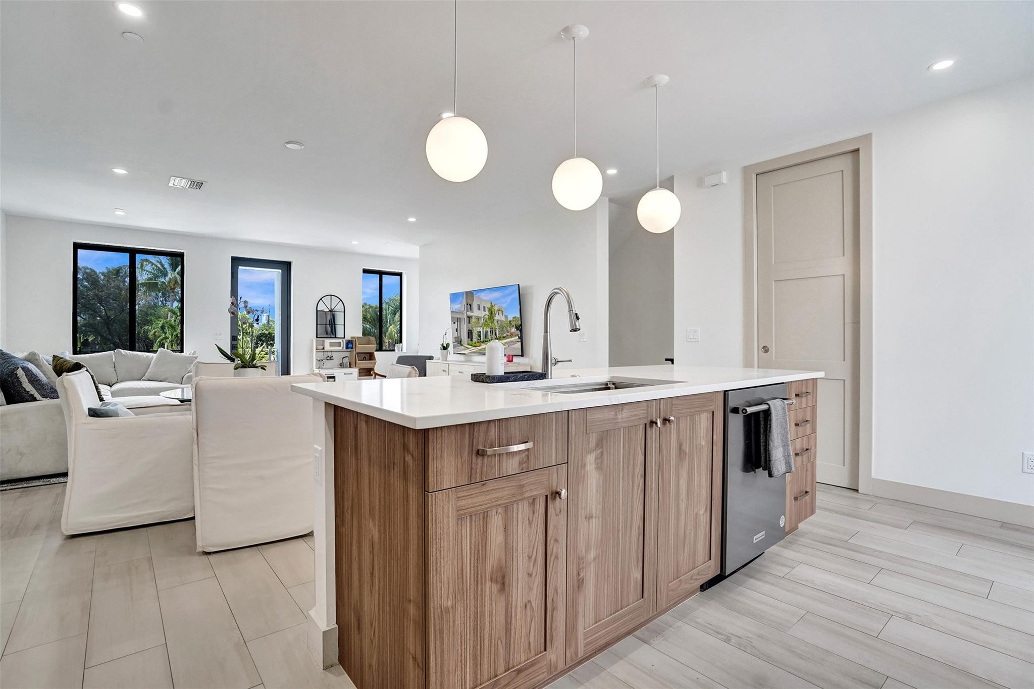 416 SE 12th Court