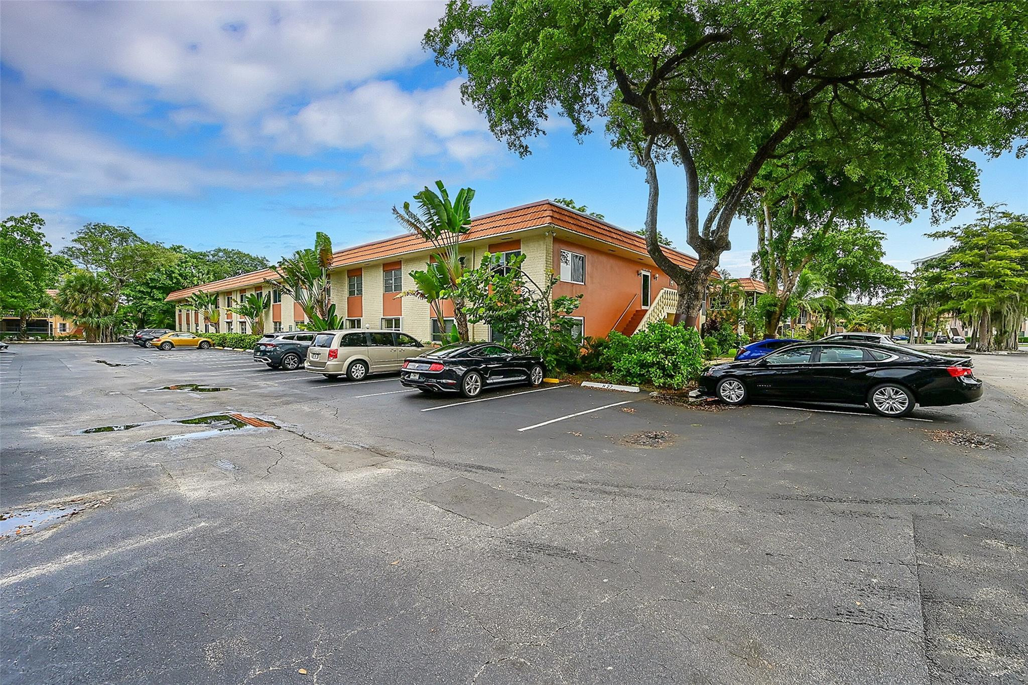 1920 NE 1st Terrace 214H