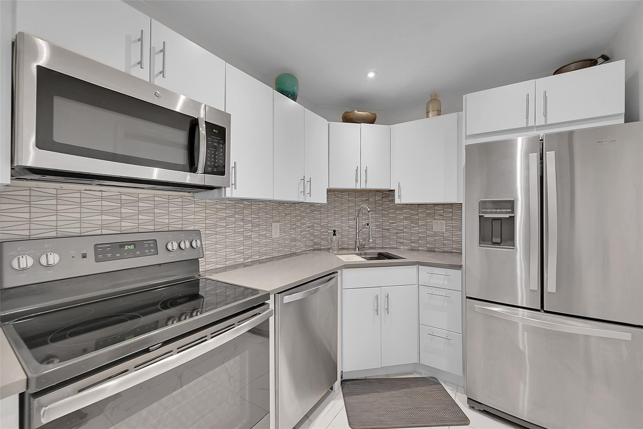 1920 NE 1st Terrace 214H