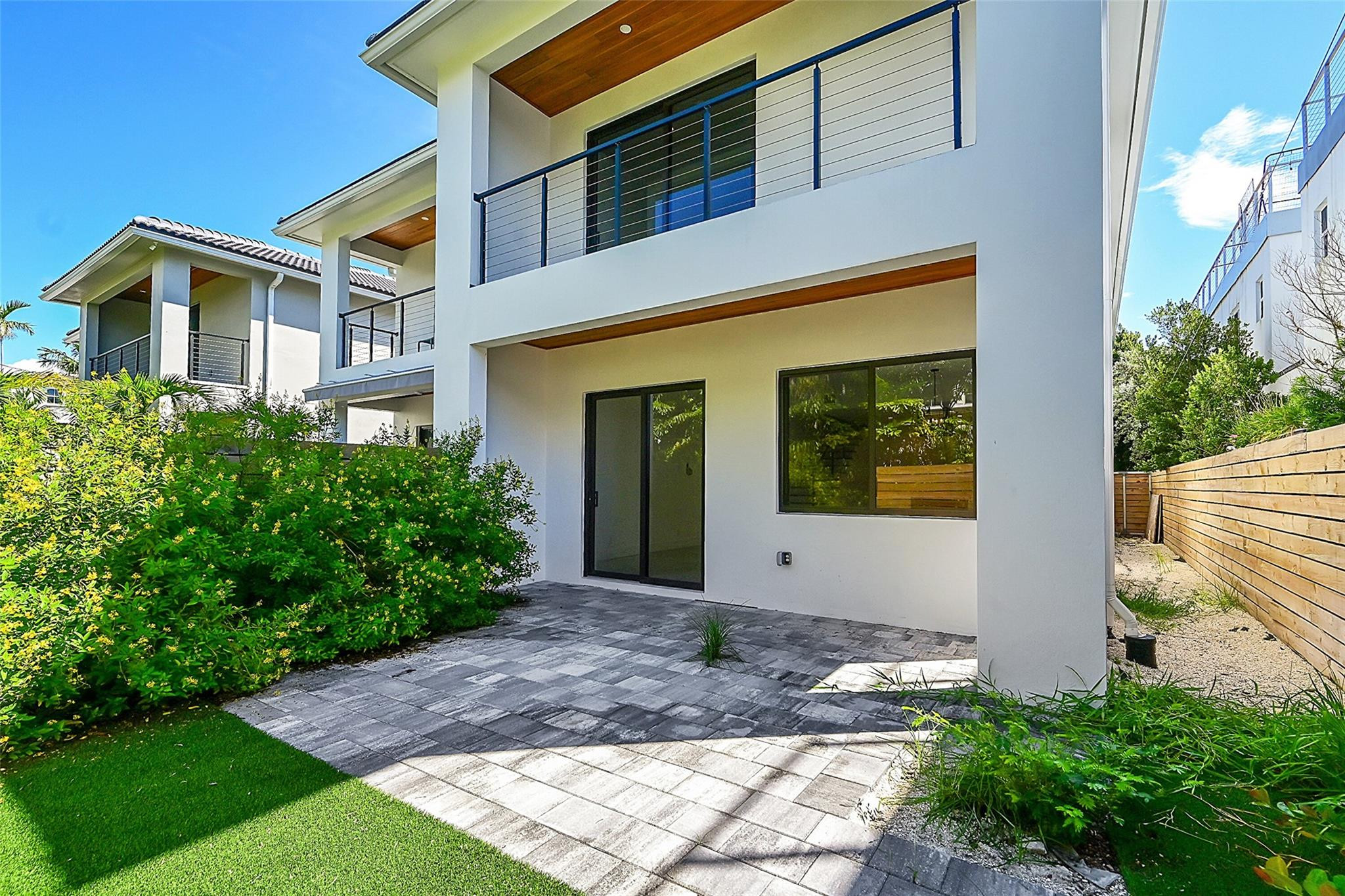 803 NE 16th Terrace