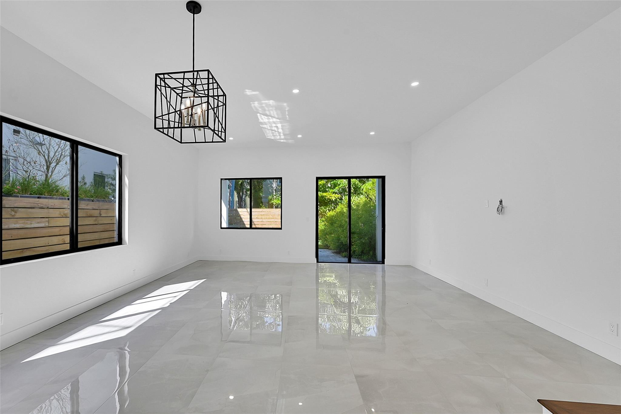 803 NE 16th Terrace