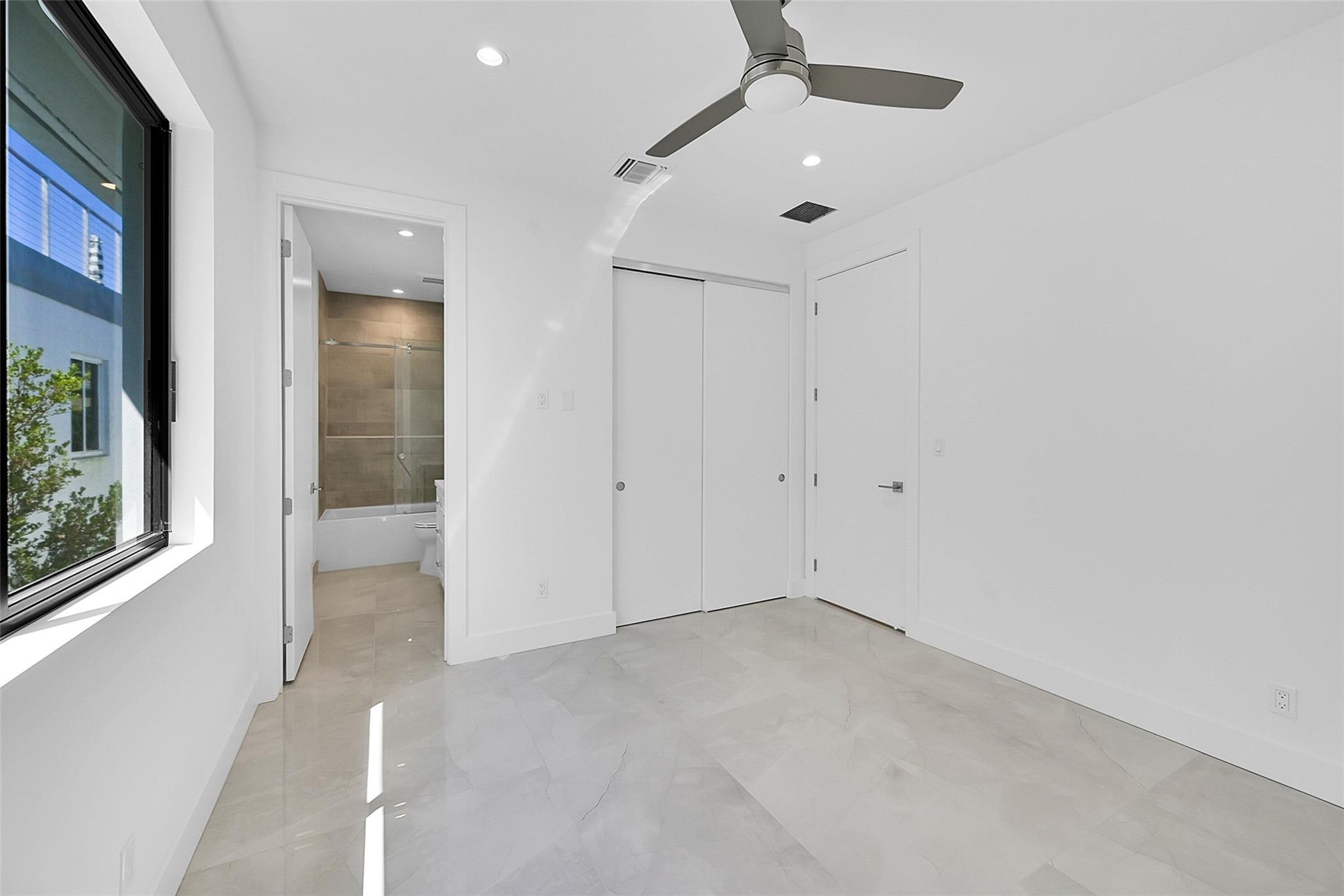 803 NE 16th Terrace