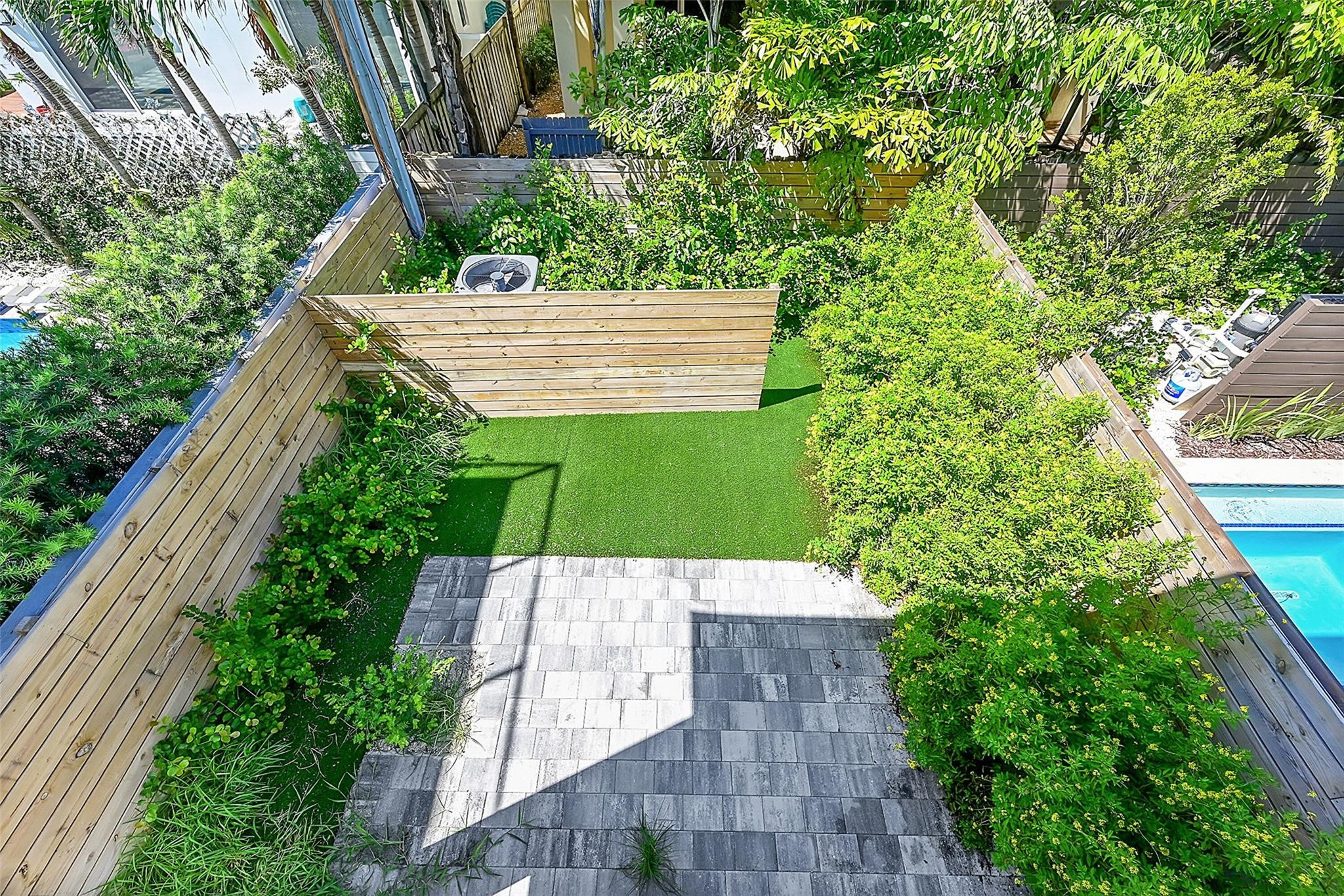 803 NE 16th Terrace