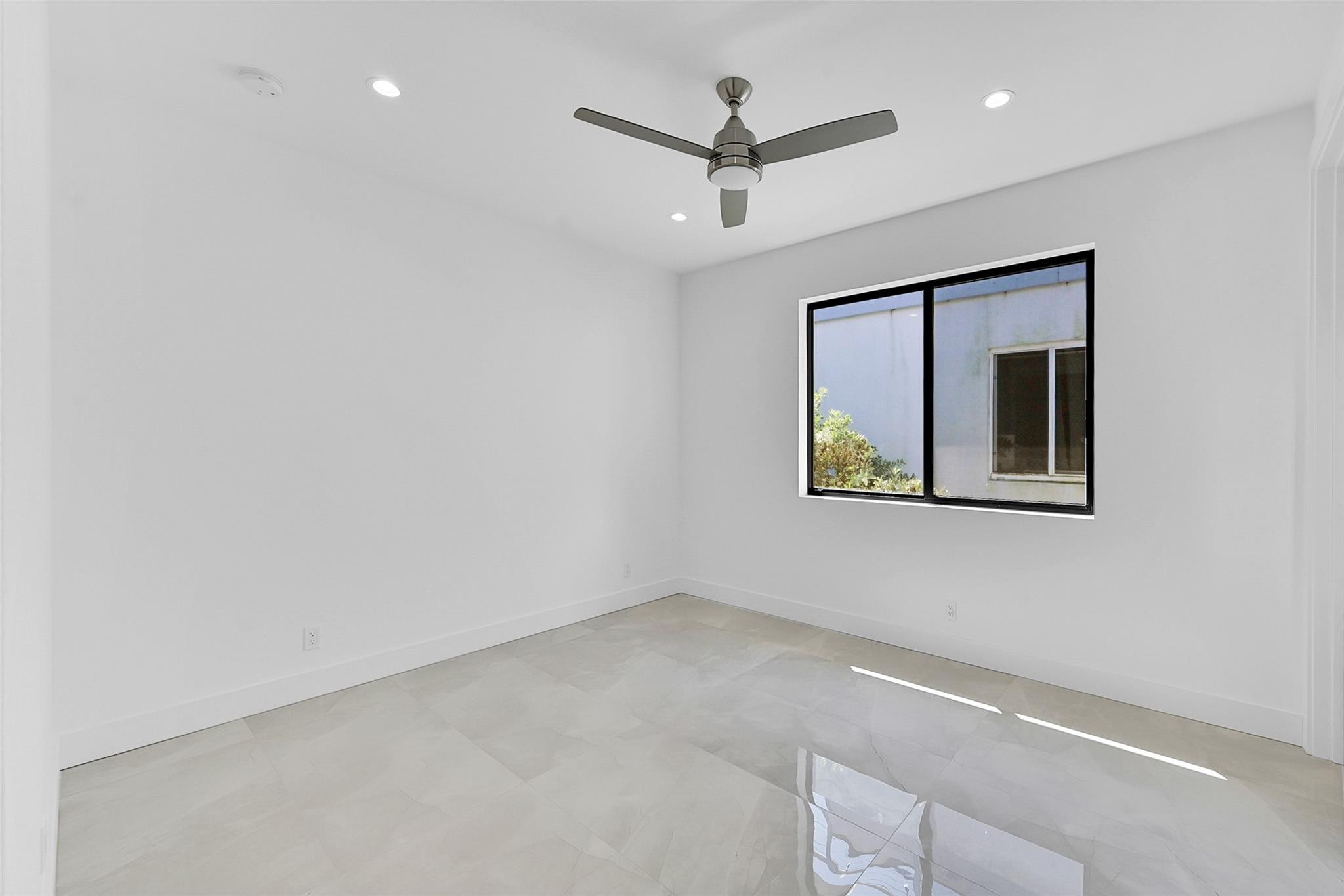803 NE 16th Terrace