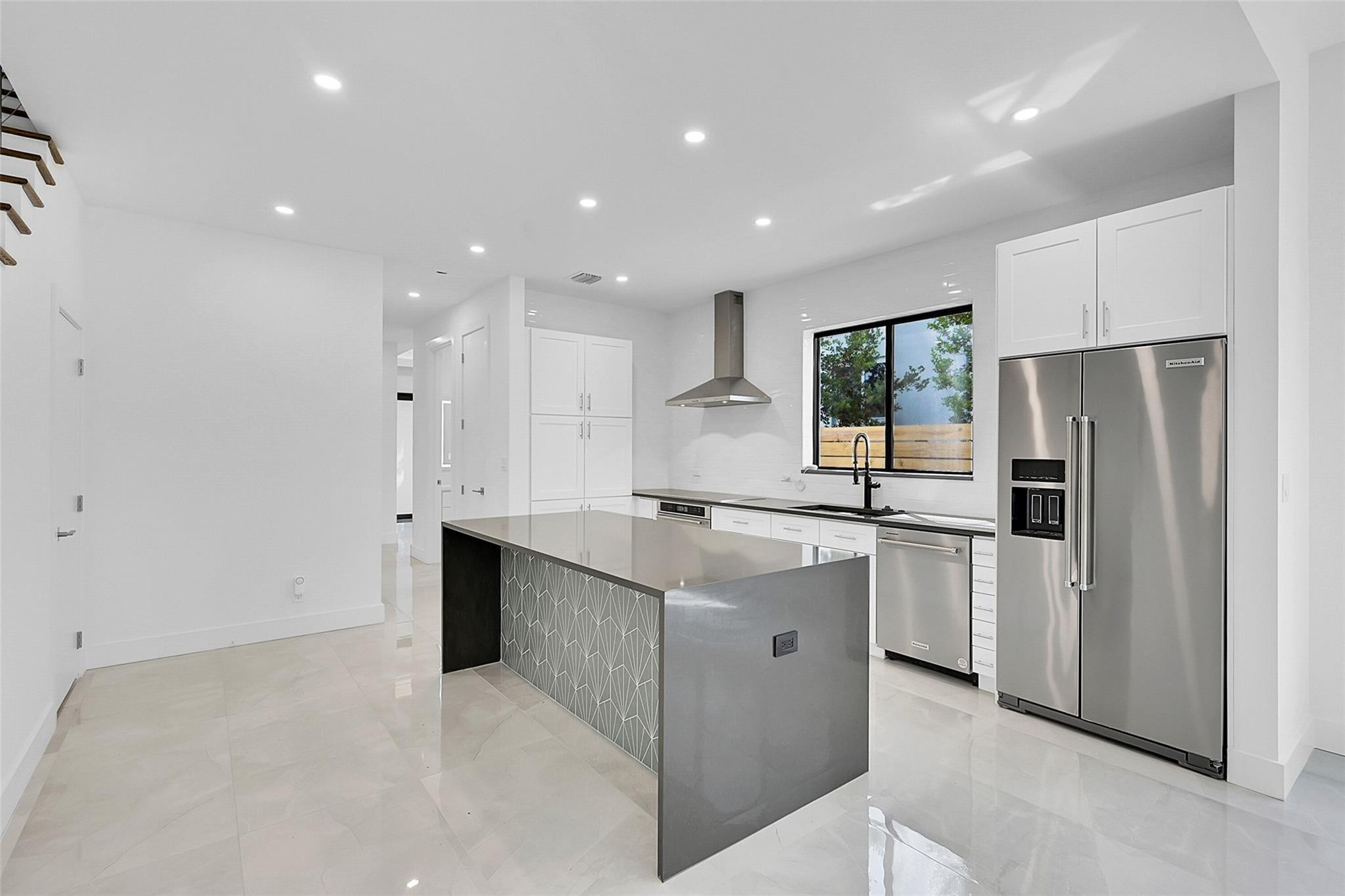 803 NE 16th Terrace