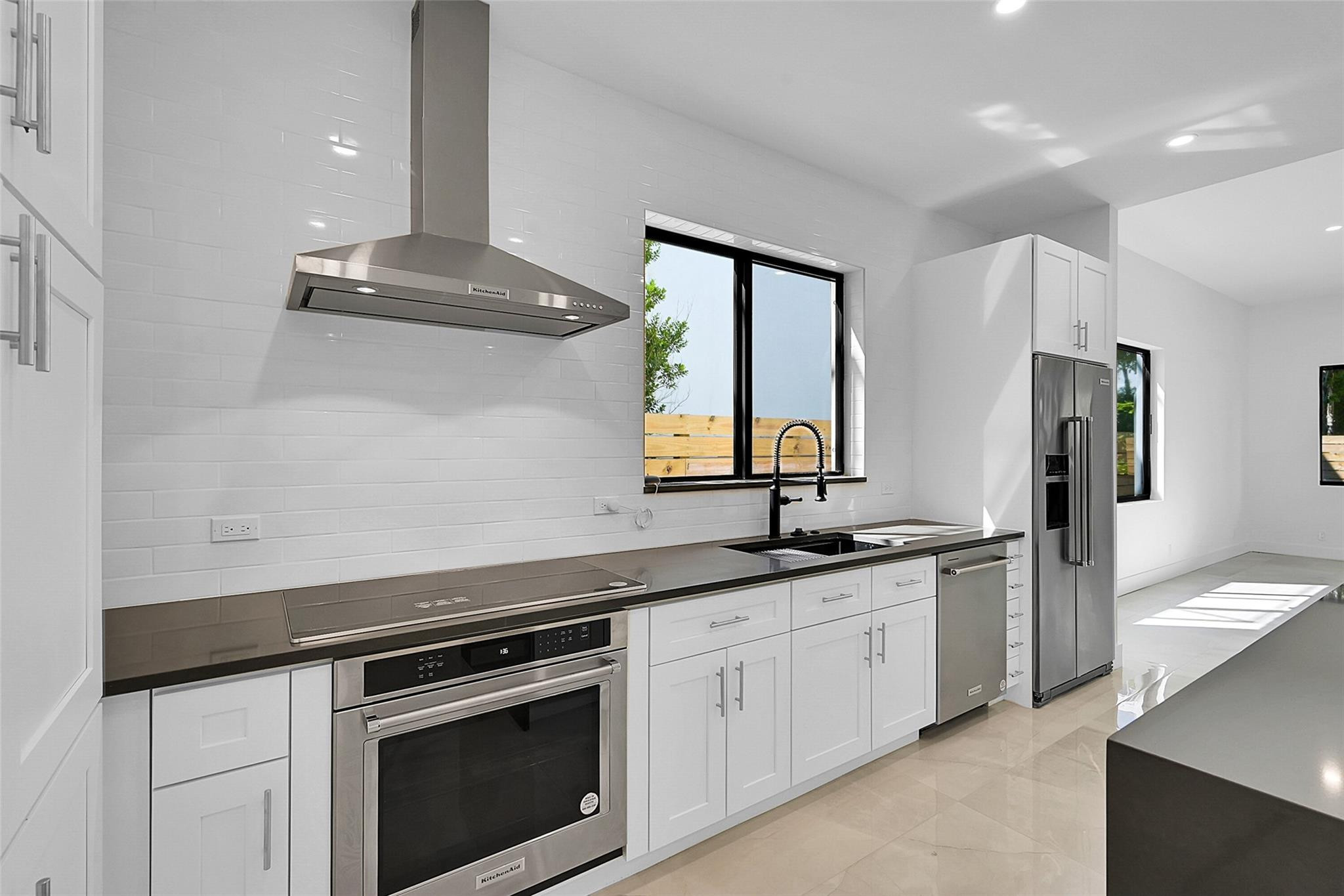 803 NE 16th Terrace