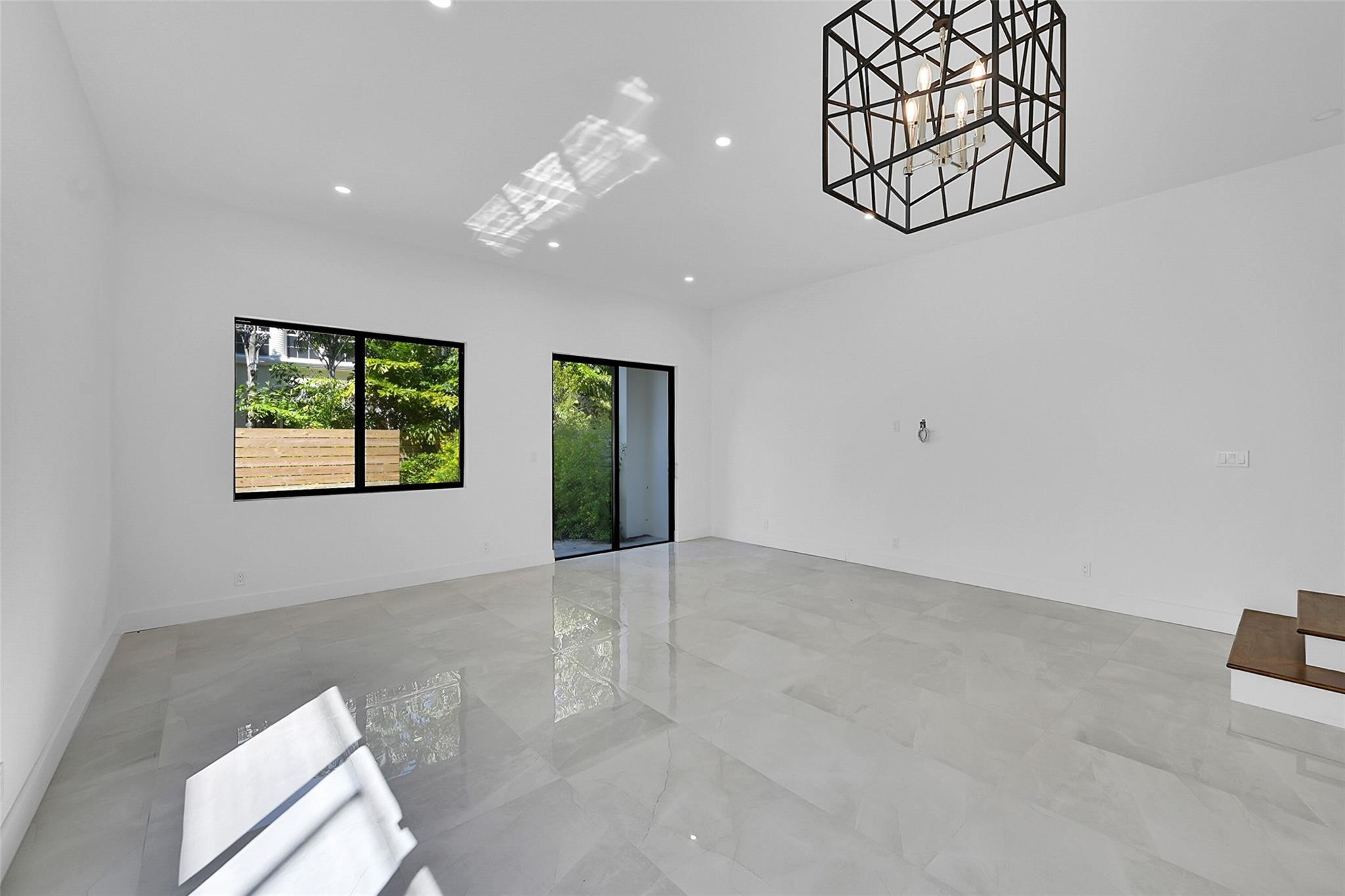 803 NE 16th Terrace