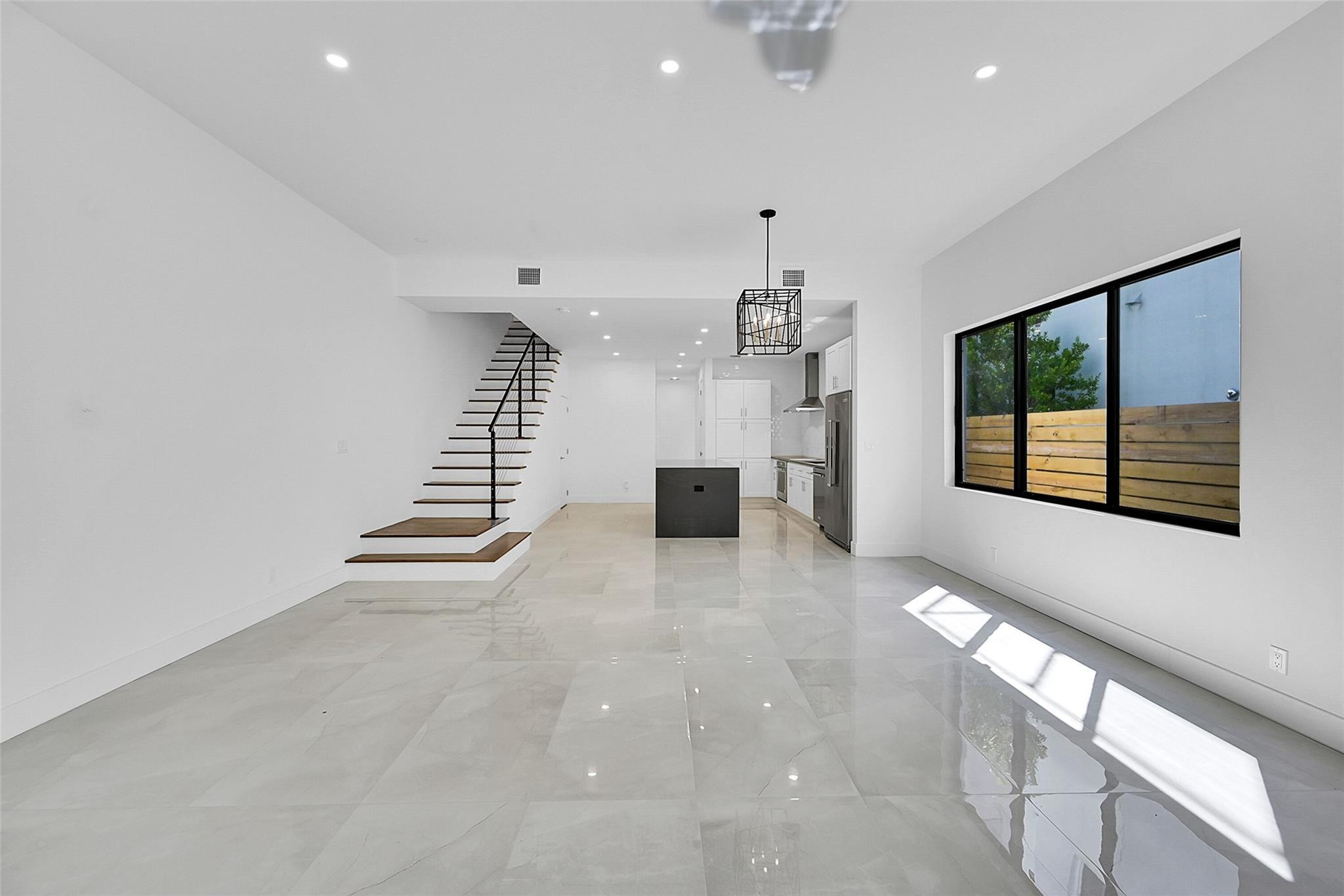 803 NE 16th Terrace