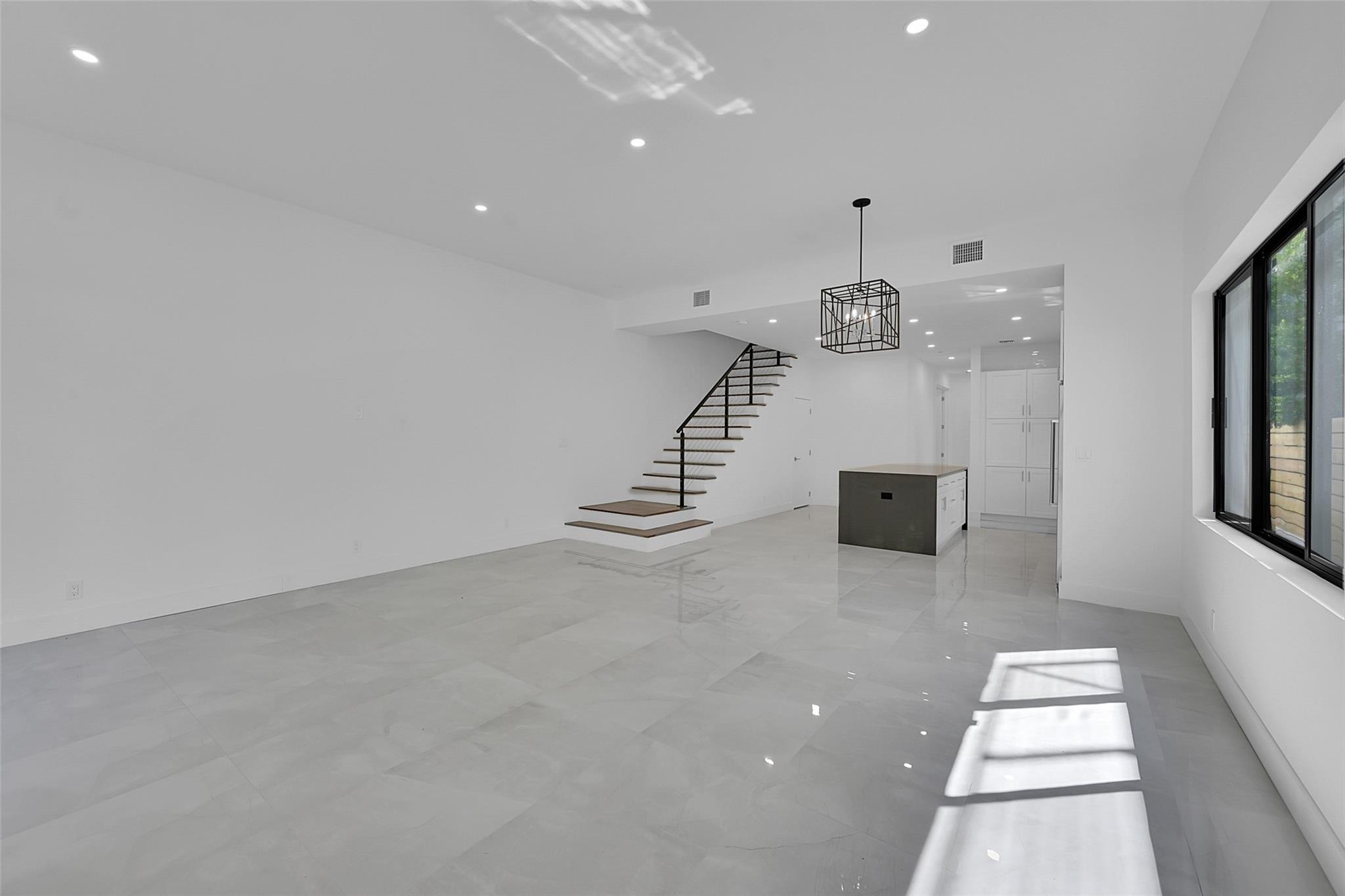 803 NE 16th Terrace