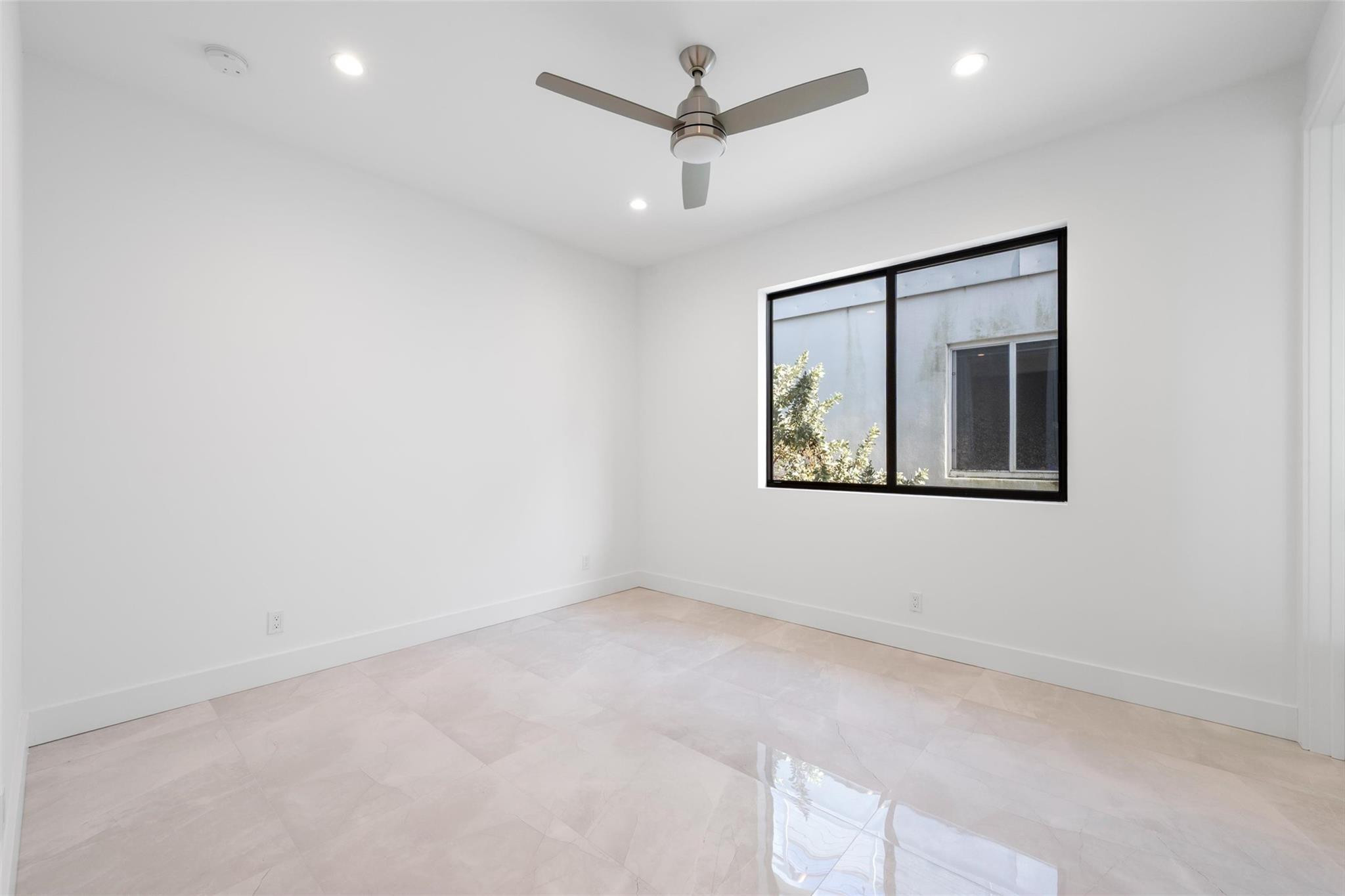 803 NE 16th Terrace